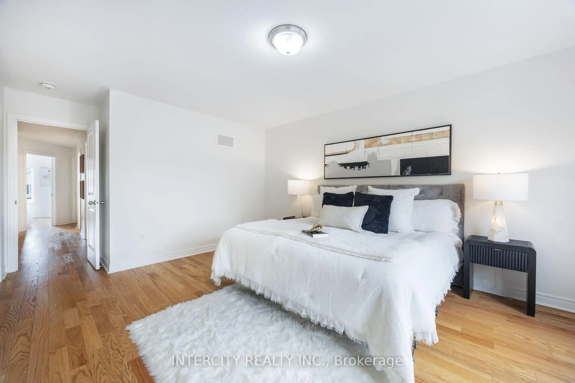 Photo 23 of 31 Matterhorn Road, Brampton, Northwest Brampton — HOMEH