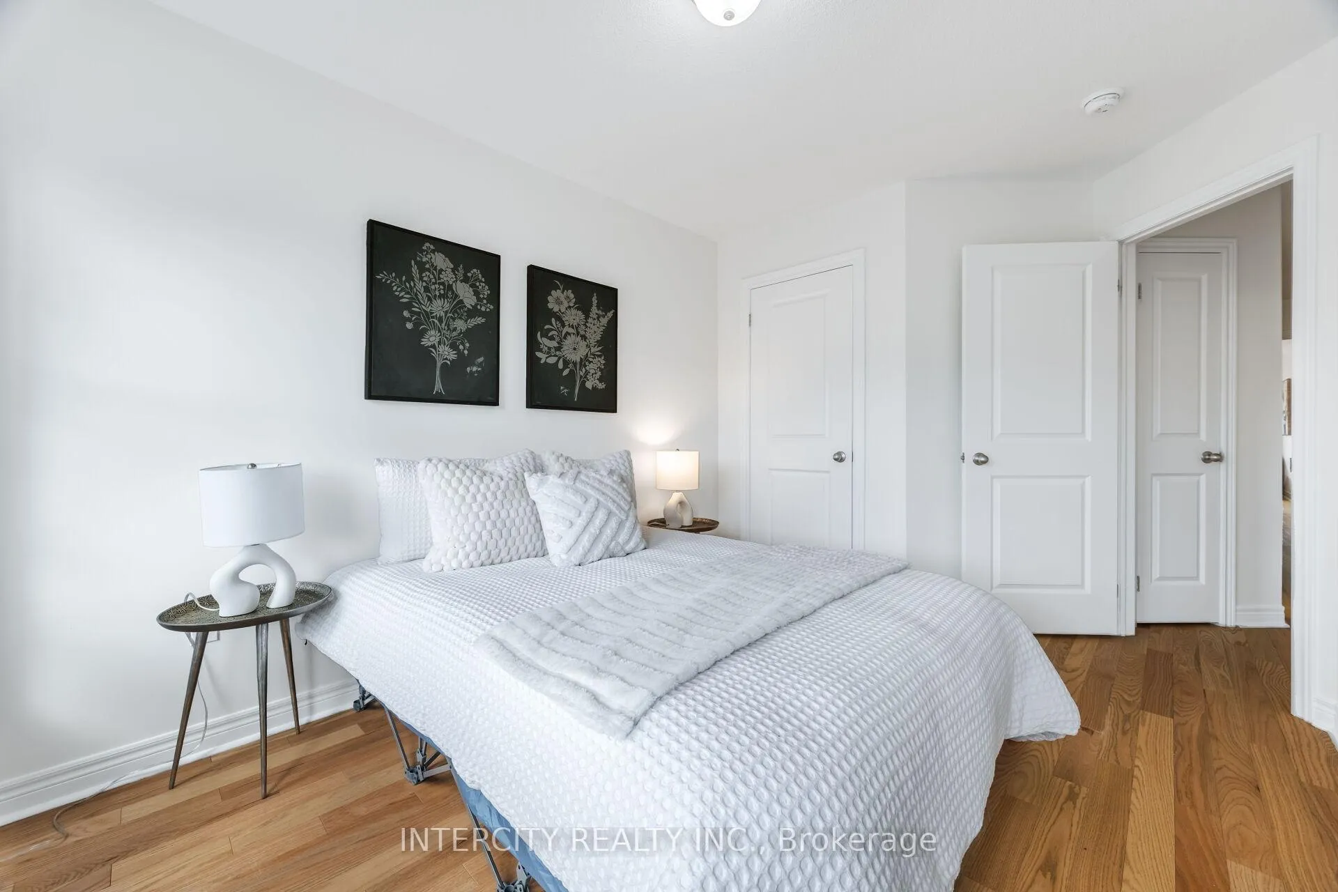 Photo 32 of 31 Matterhorn Road, Brampton, Northwest Brampton — HOMEH