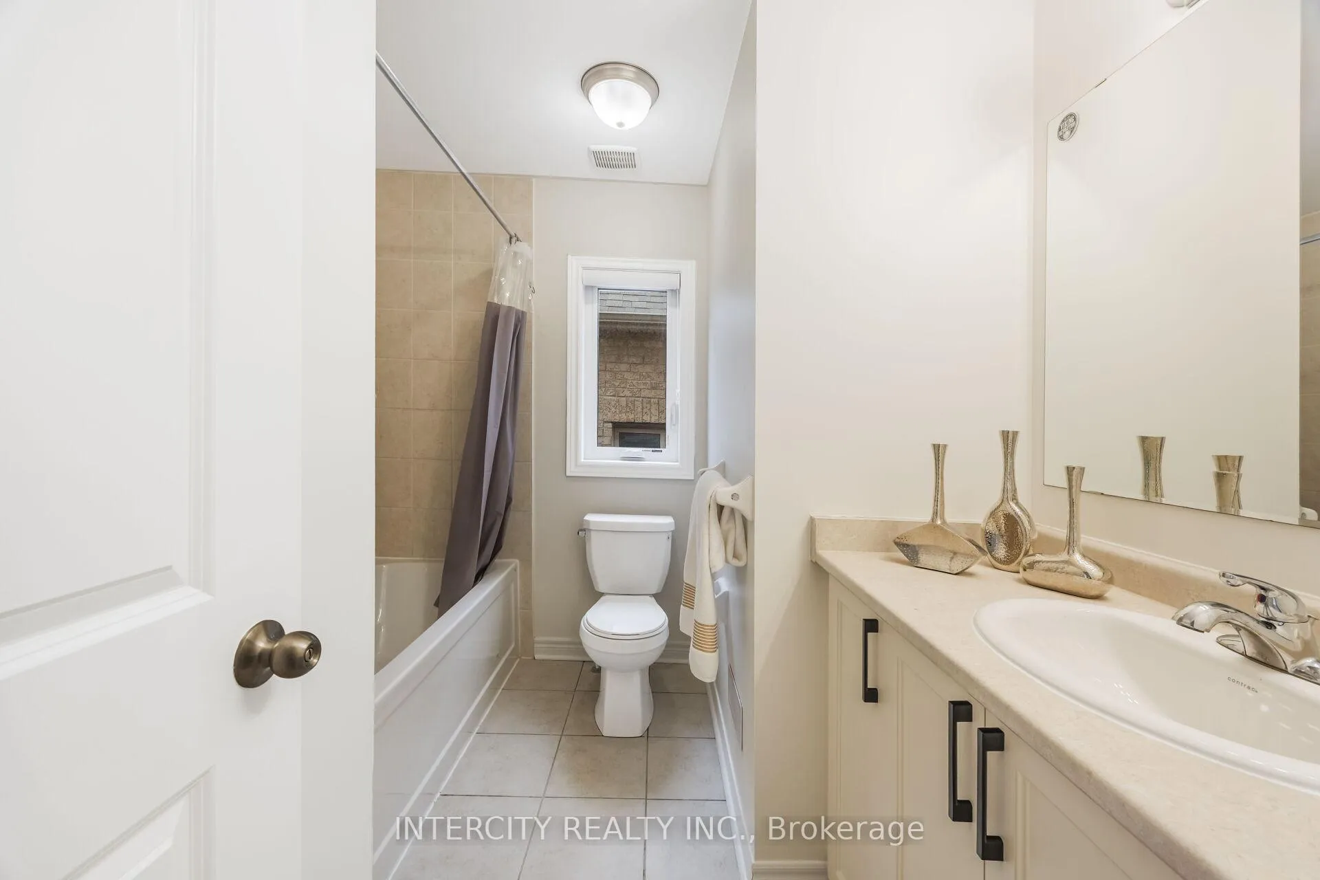 Photo 37 of 31 Matterhorn Road, Brampton, Northwest Brampton — HOMEH