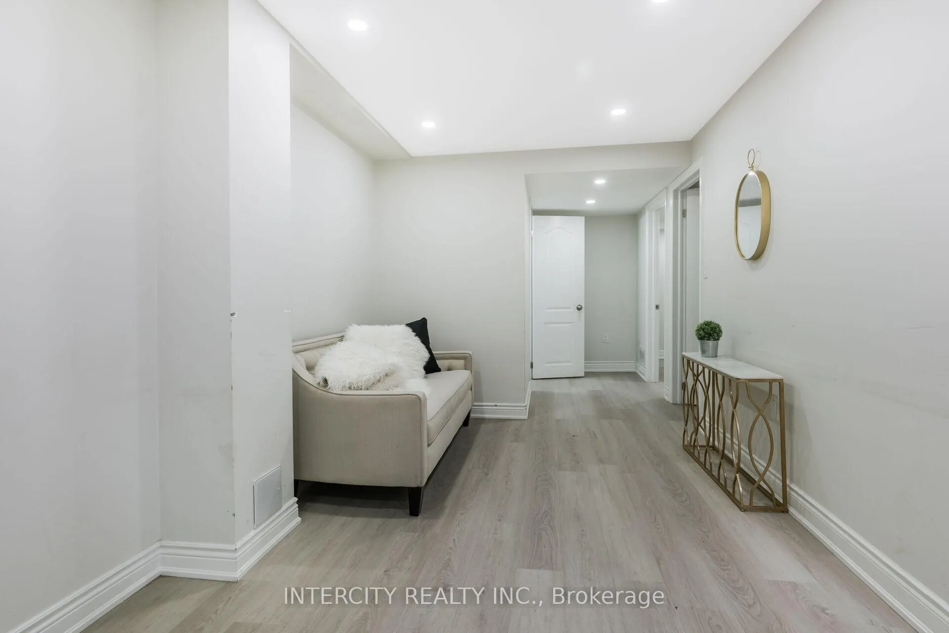 Photo 38 of 31 Matterhorn Road, Brampton, Northwest Brampton — HOMEH