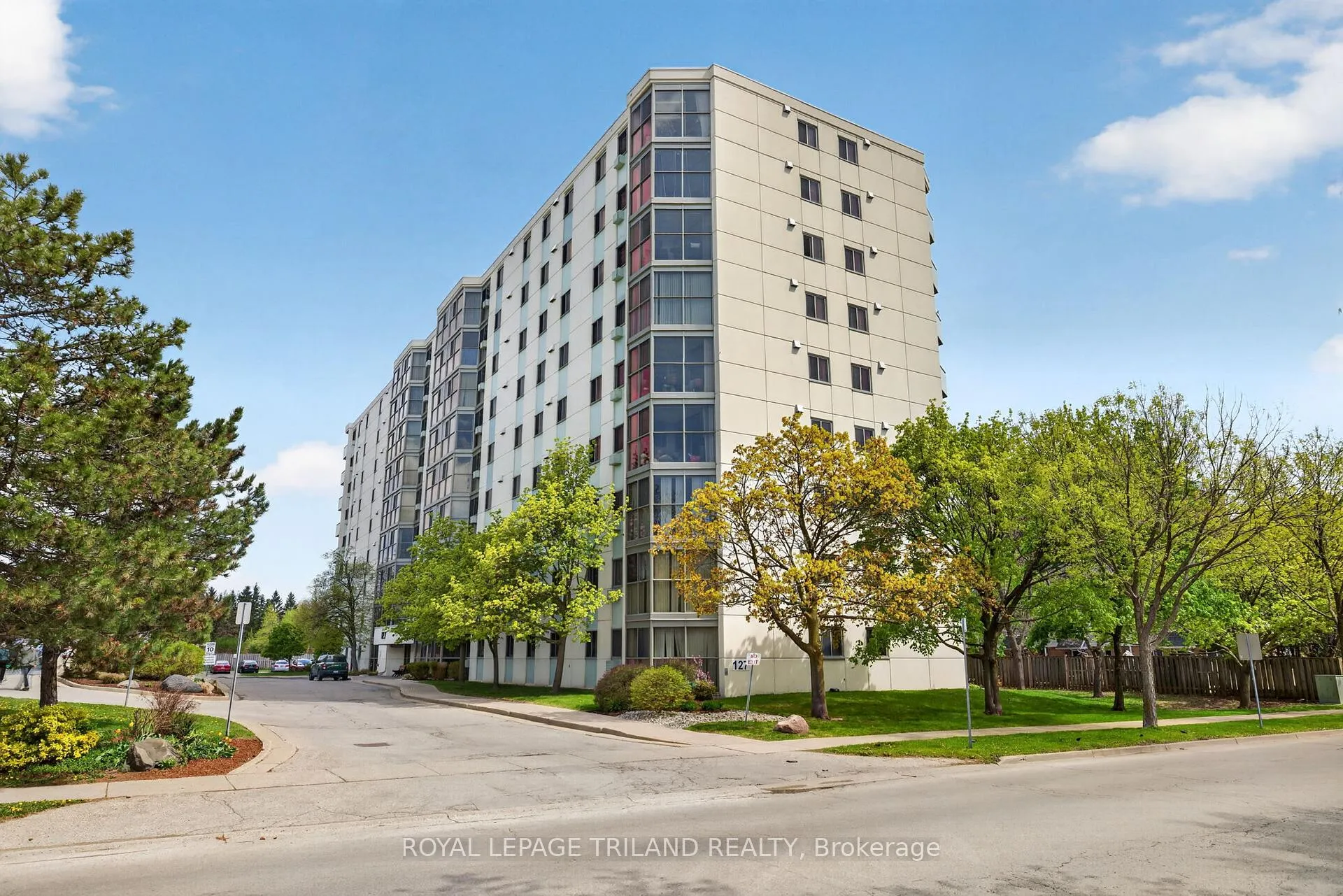 Photo of Unit 810, 127 Belmont Drive