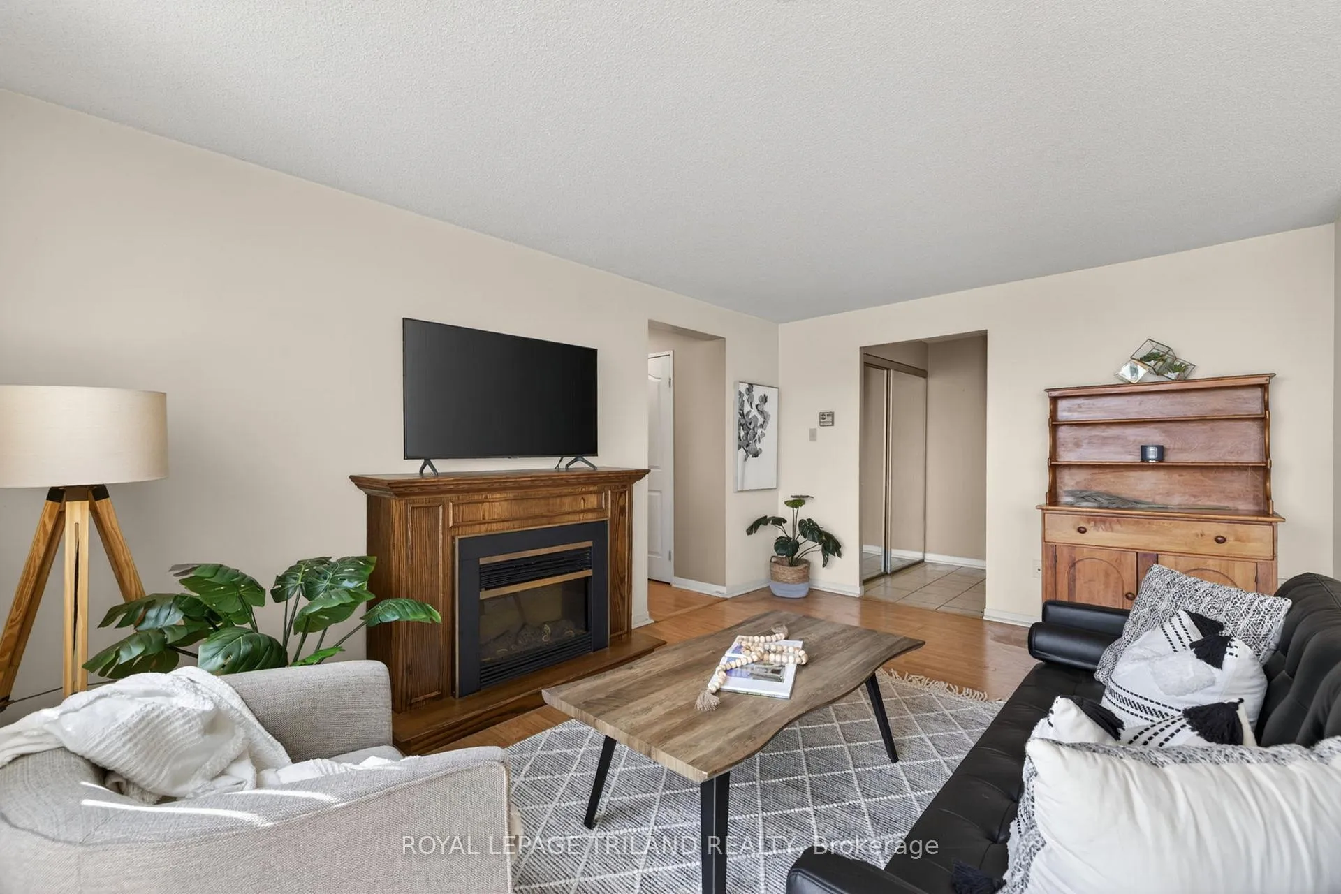 Photo 11 of Unit 810, 127 Belmont Drive, London, South O — HOMEH