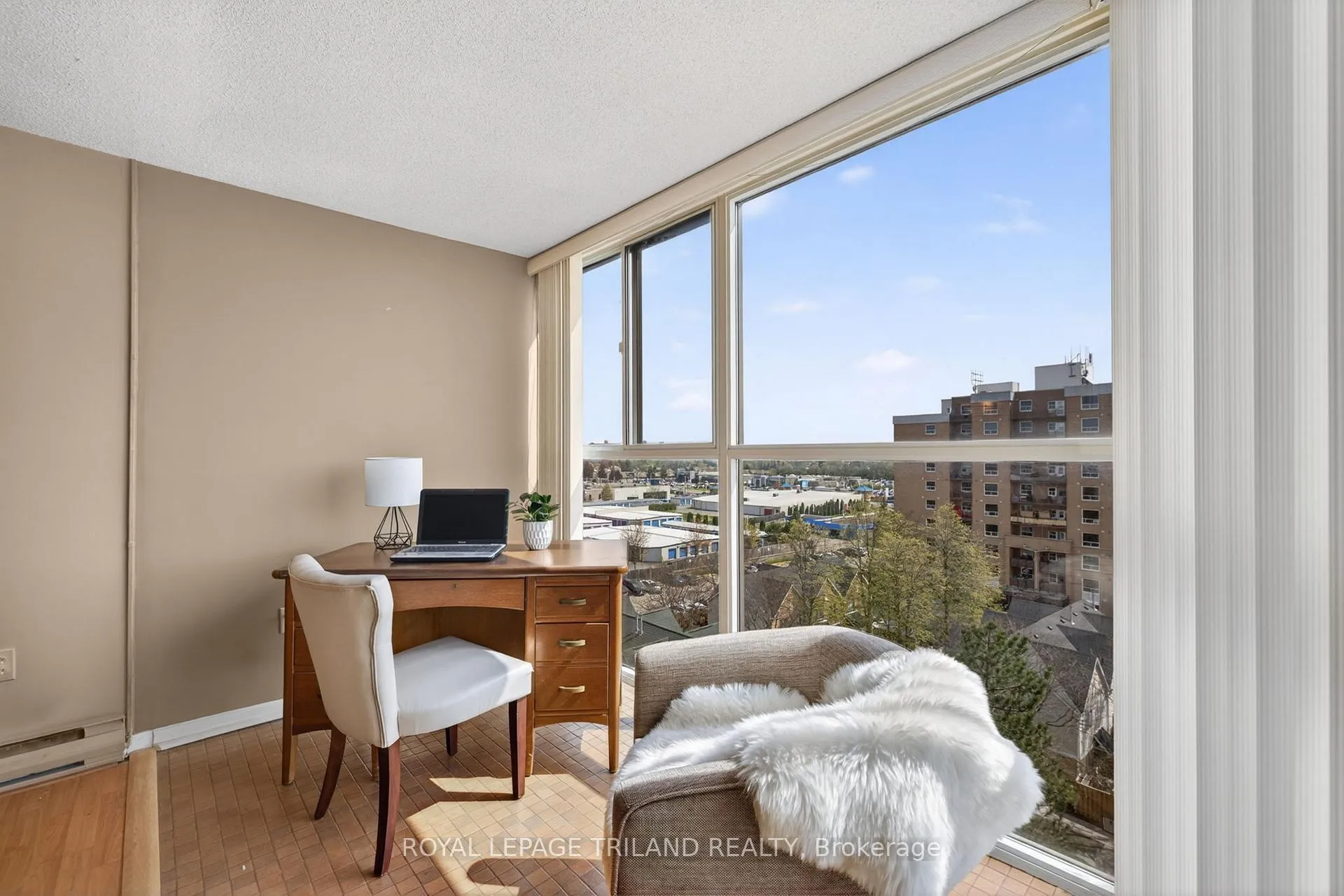 Photo 17 of Unit 810, 127 Belmont Drive, London, South O — HOMEH