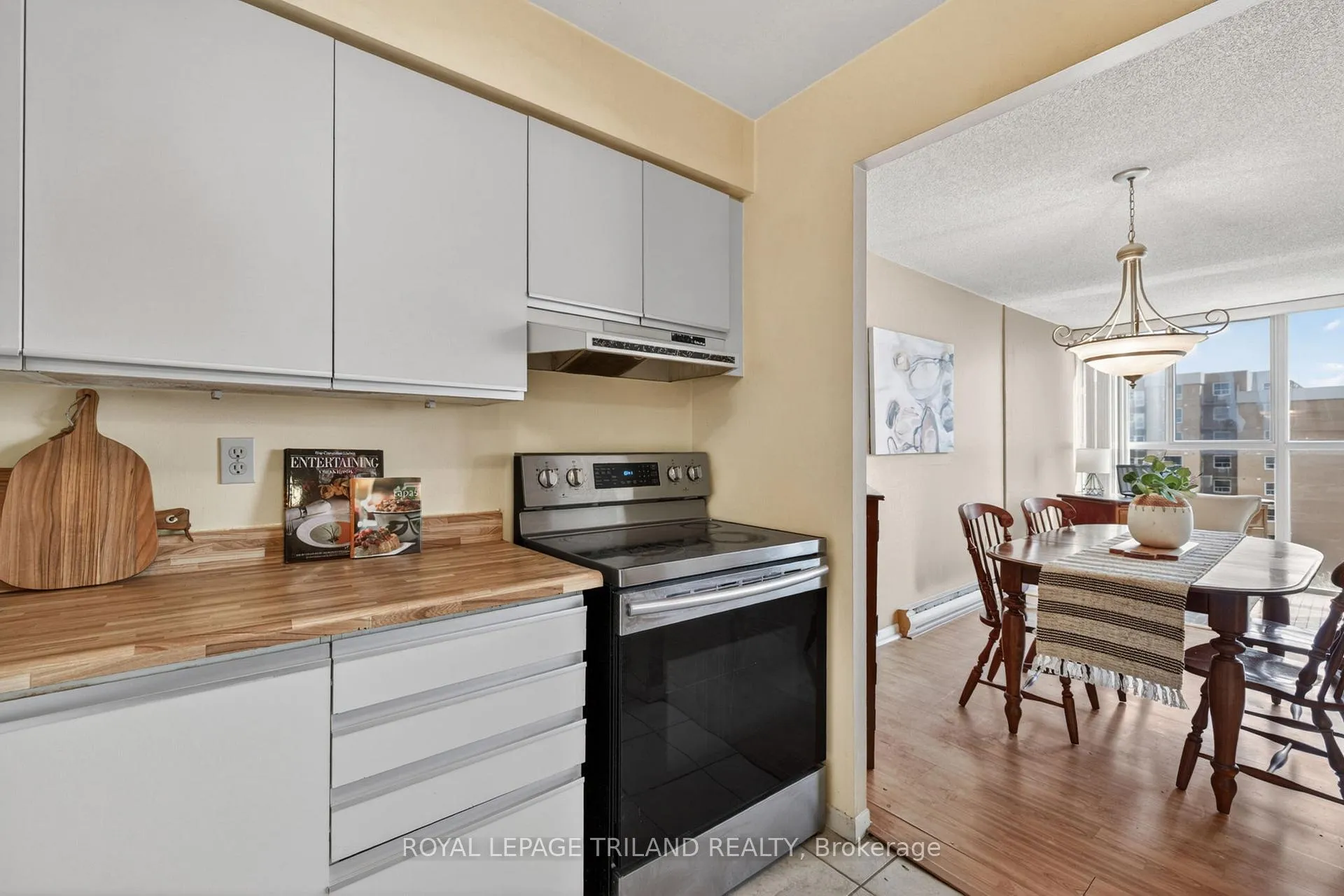 Photo 20 of Unit 810, 127 Belmont Drive, London, South O — HOMEH