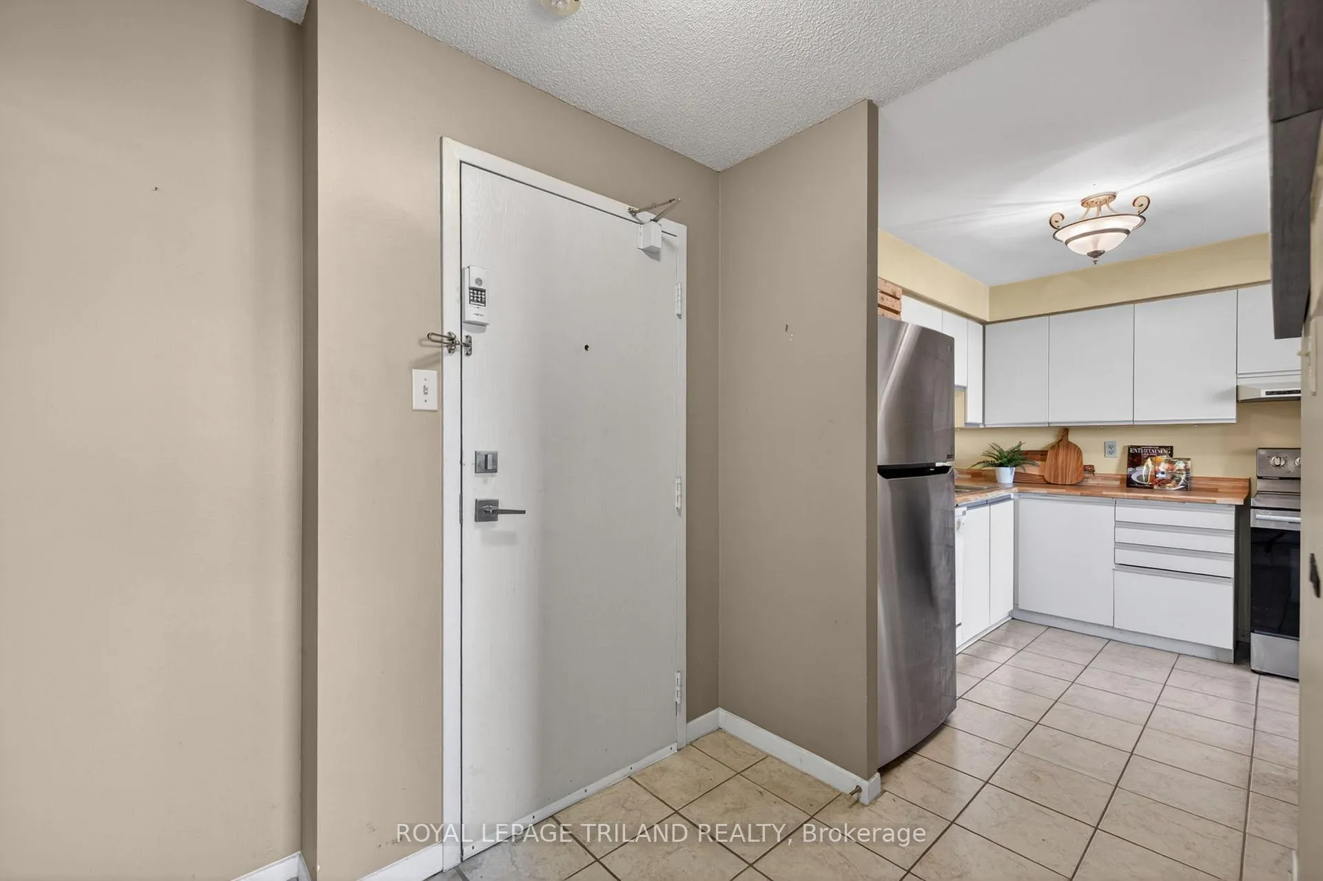 Photo 22 of Unit 810, 127 Belmont Drive, London, South O — HOMEH