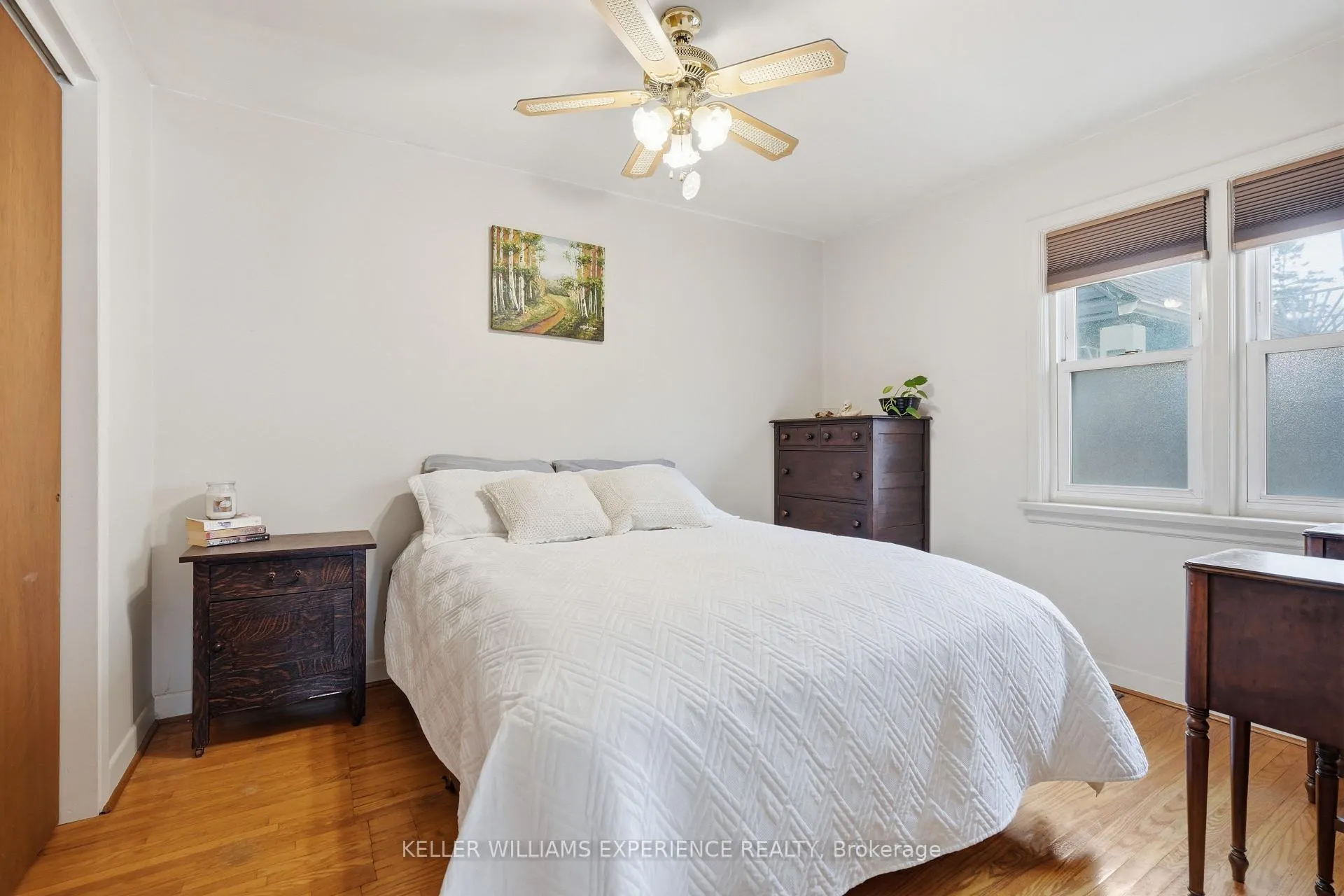 Photo 10 of 98 Donald Street, Barrie, Queen's Park — HOMEH