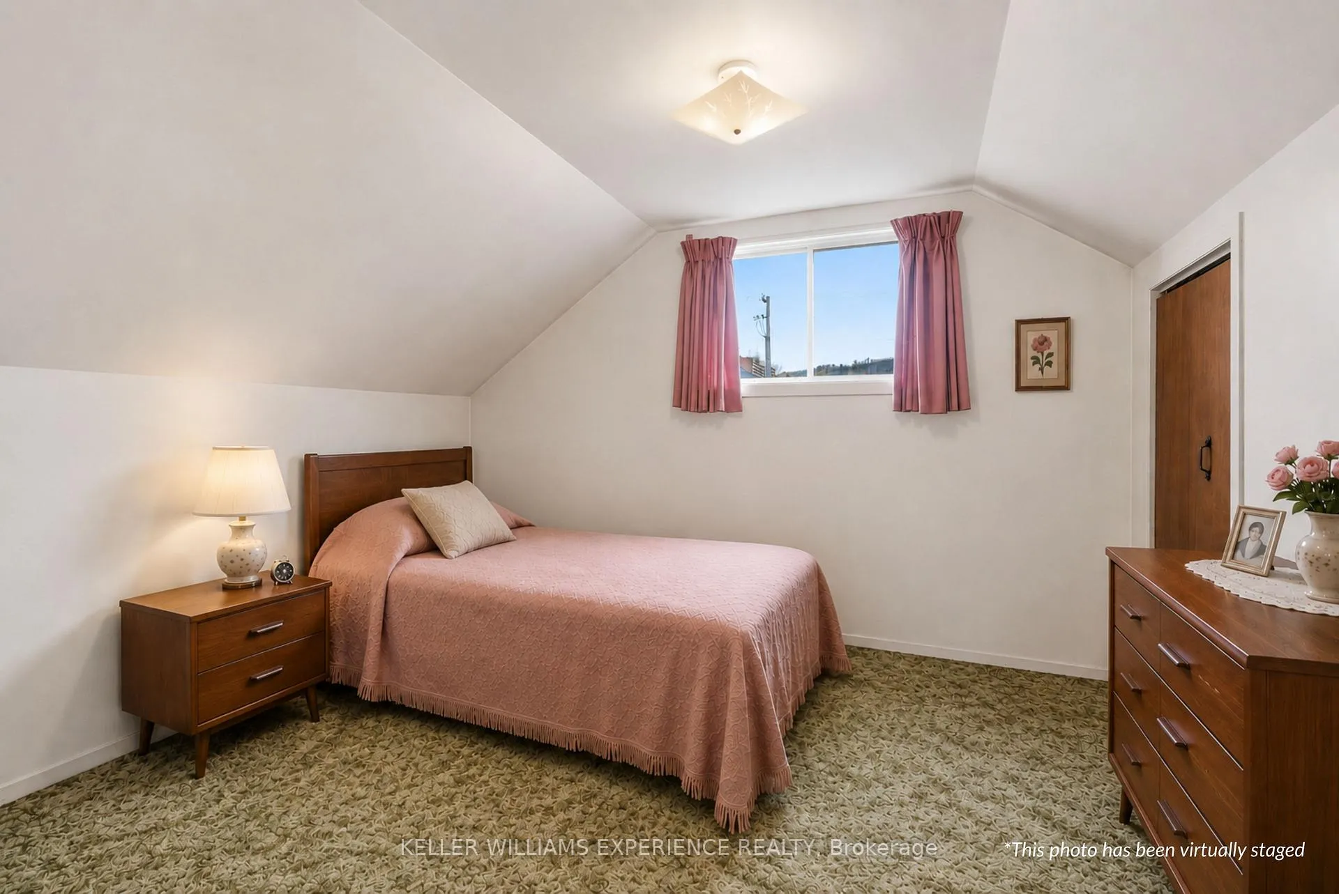 Photo 14 of 98 Donald Street, Barrie, Queen's Park — HOMEH