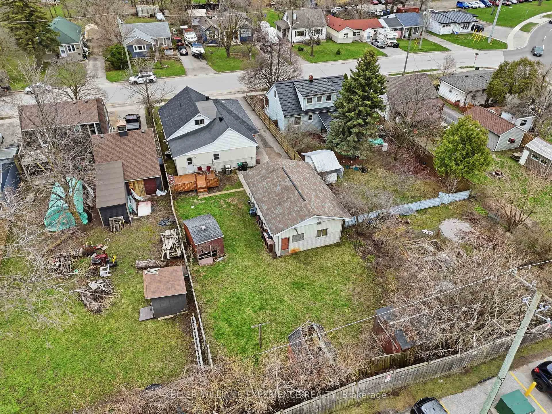Photo 39 of 98 Donald Street, Barrie, Queen's Park — HOMEH