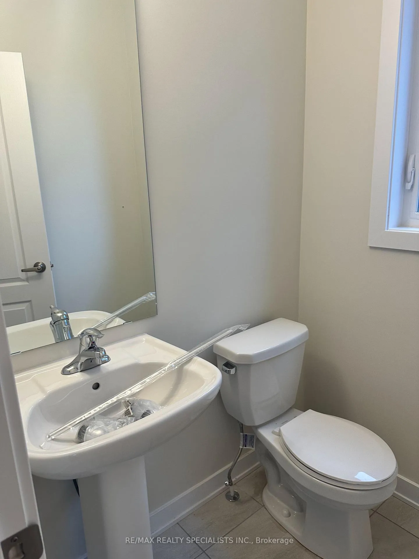 Photo 10 of 42 Rowlock Street, Welland, Dain City — HOMEH