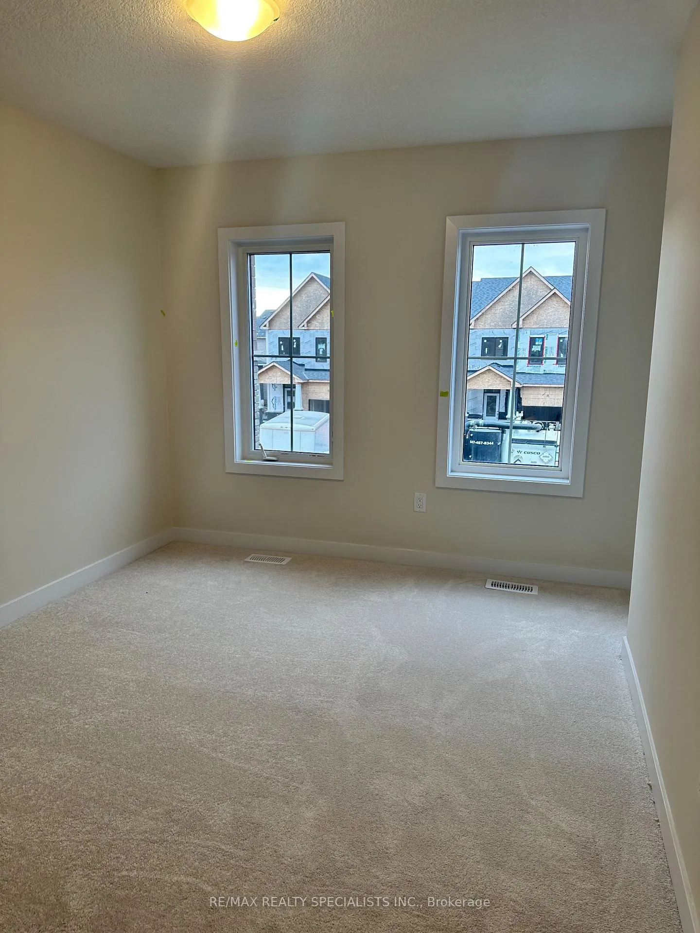 Photo 19 of 42 Rowlock Street, Welland, Dain City — HOMEH