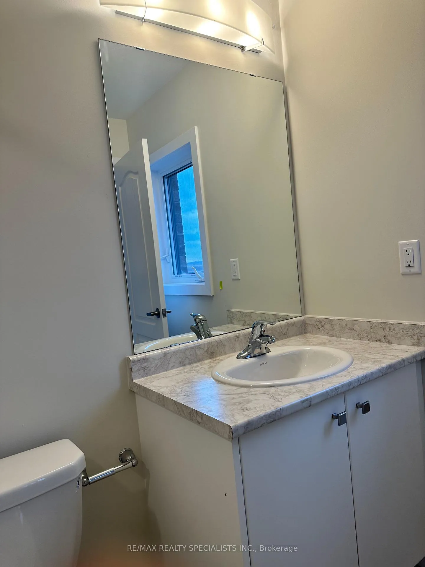 Photo 20 of 42 Rowlock Street, Welland, Dain City — HOMEH