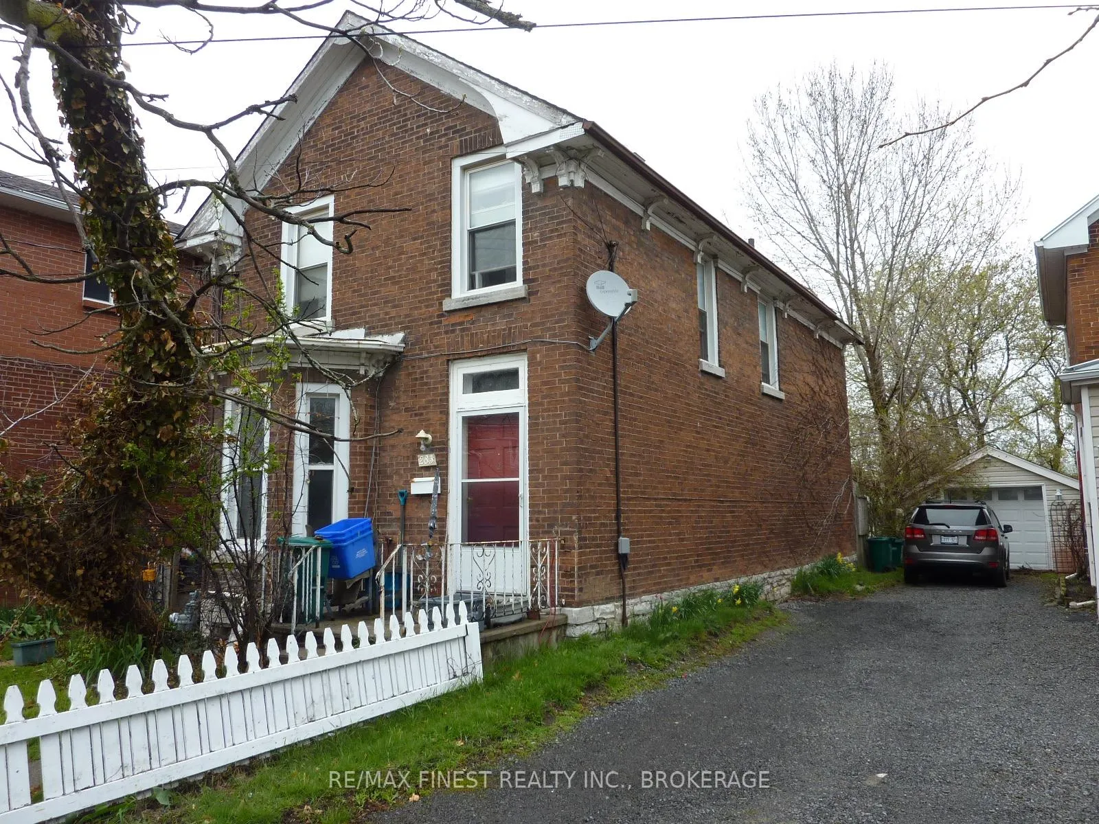 Photo 10 of 283 Montreal Street, Kingston, East of Sir John A. Blvd — HOMEH