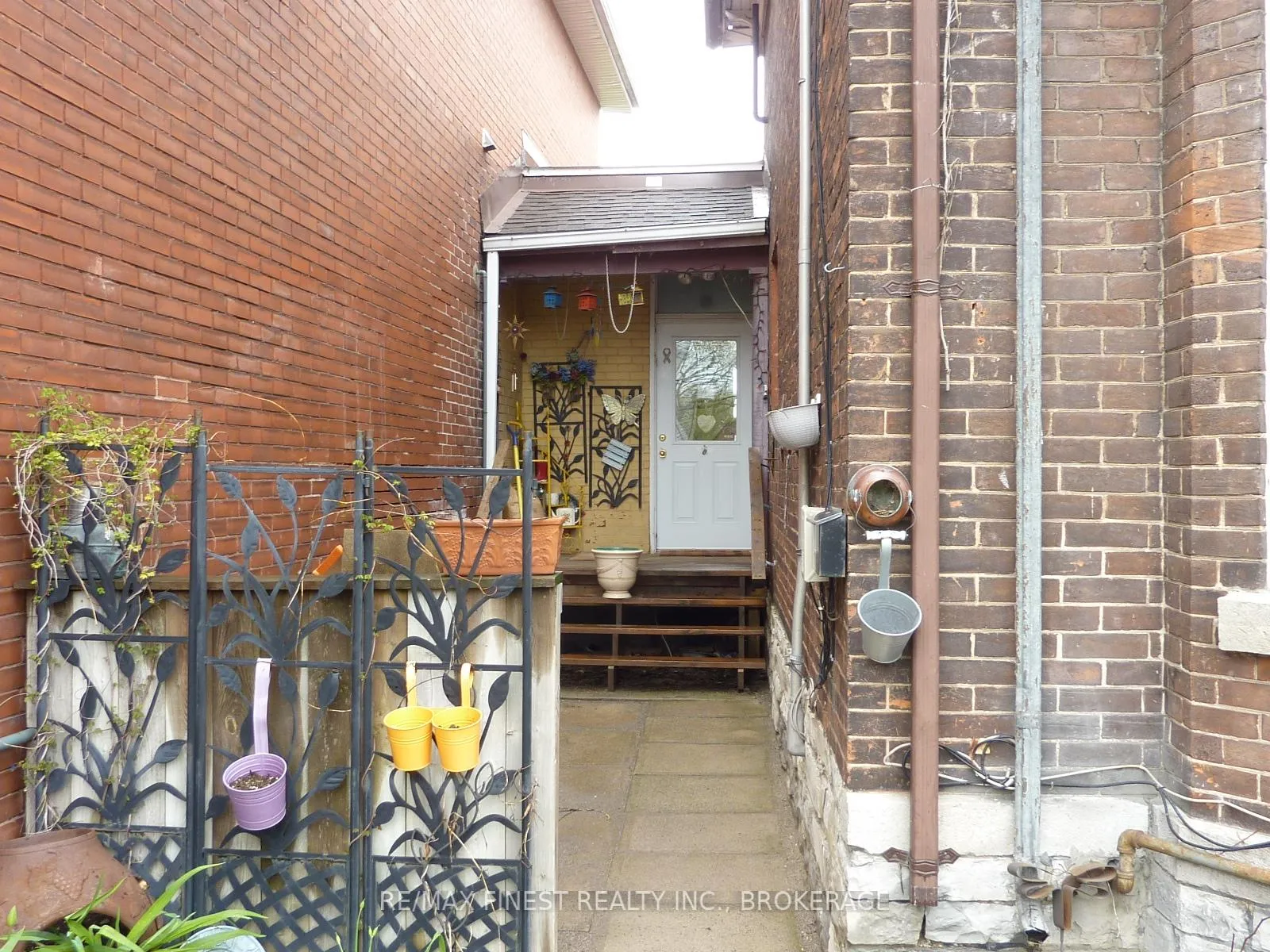 Photo 8 of 283 Montreal Street, Kingston, East of Sir John A. Blvd — HOMEH