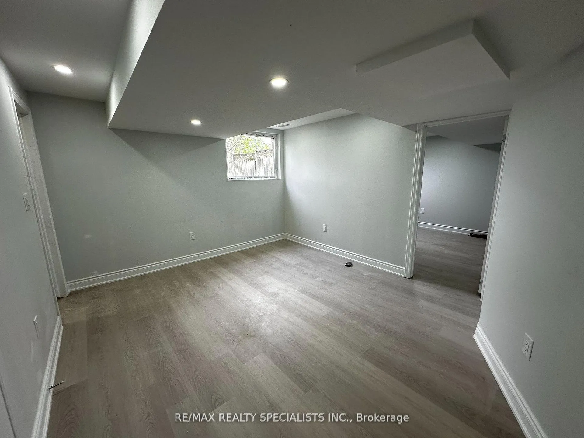 Photo 4 of Unit Lower, 43 Earlsbridge Boulevard, Brampton, Fletcher's Meadow — HOMEH