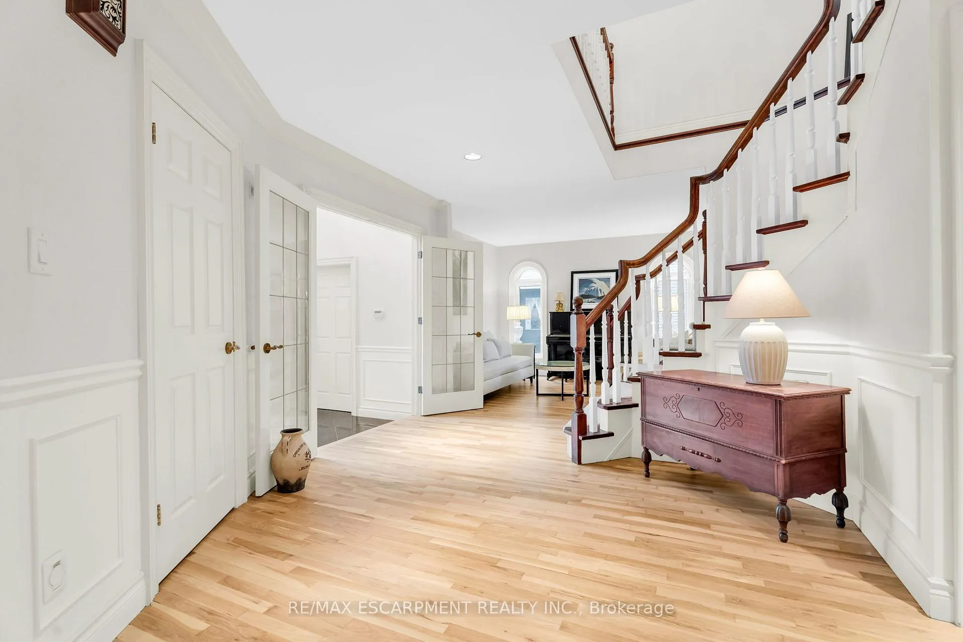 Photo 5 of 484 Bush Drive, Hamilton, Ancaster — HOMEH