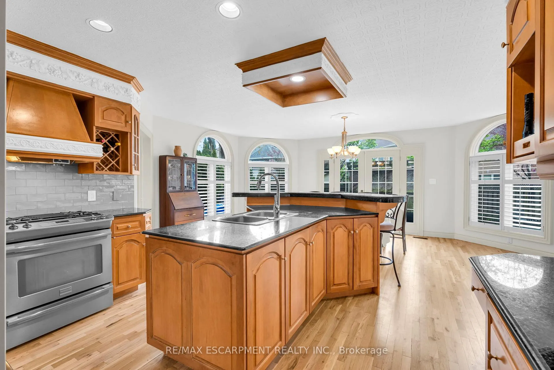 Photo 10 of 484 Bush Drive, Hamilton, Ancaster — HOMEH