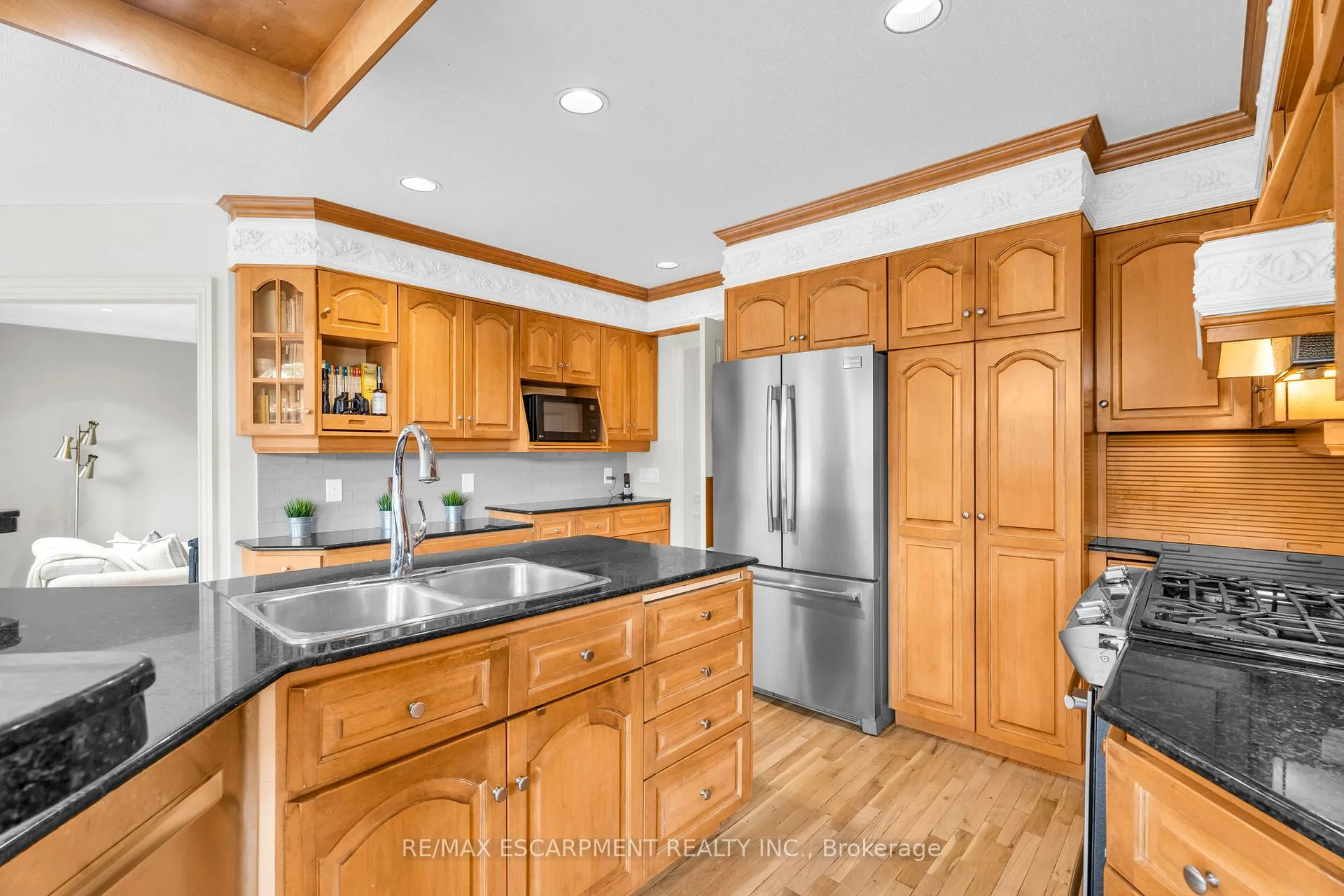 Photo 13 of 484 Bush Drive, Hamilton, Ancaster — HOMEH