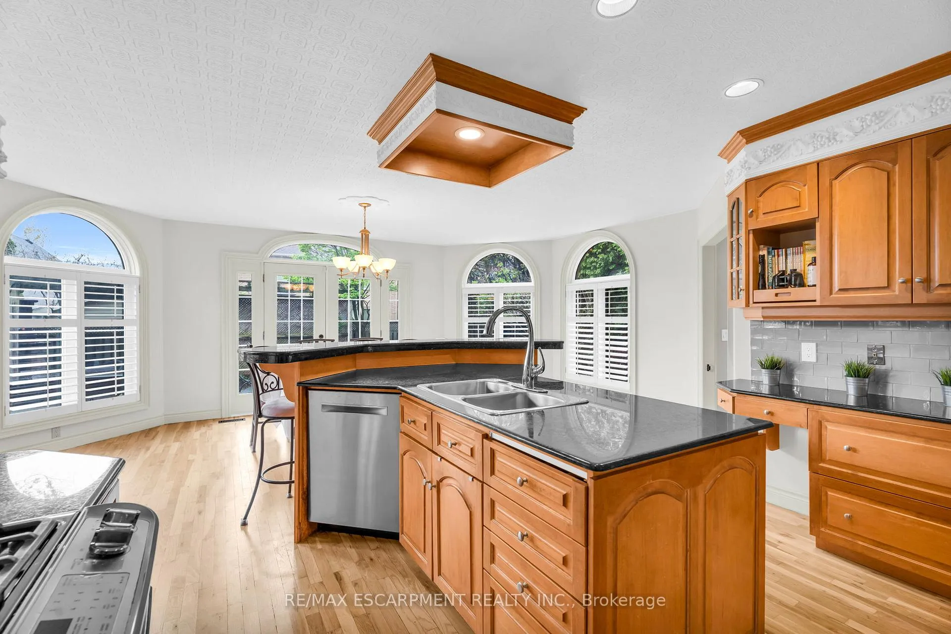 Photo 15 of 484 Bush Drive, Hamilton, Ancaster — HOMEH
