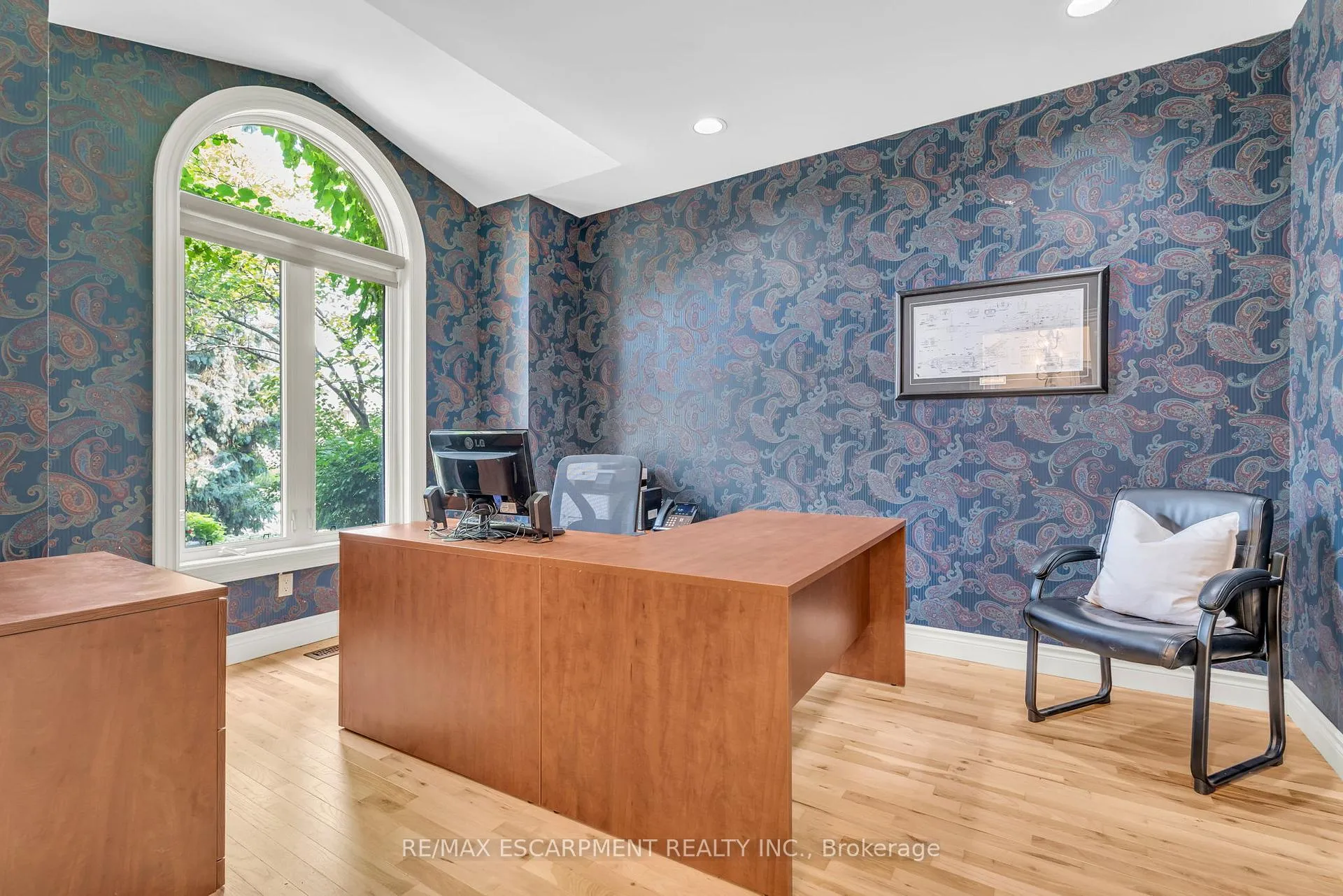 Photo 19 of 484 Bush Drive, Hamilton, Ancaster — HOMEH