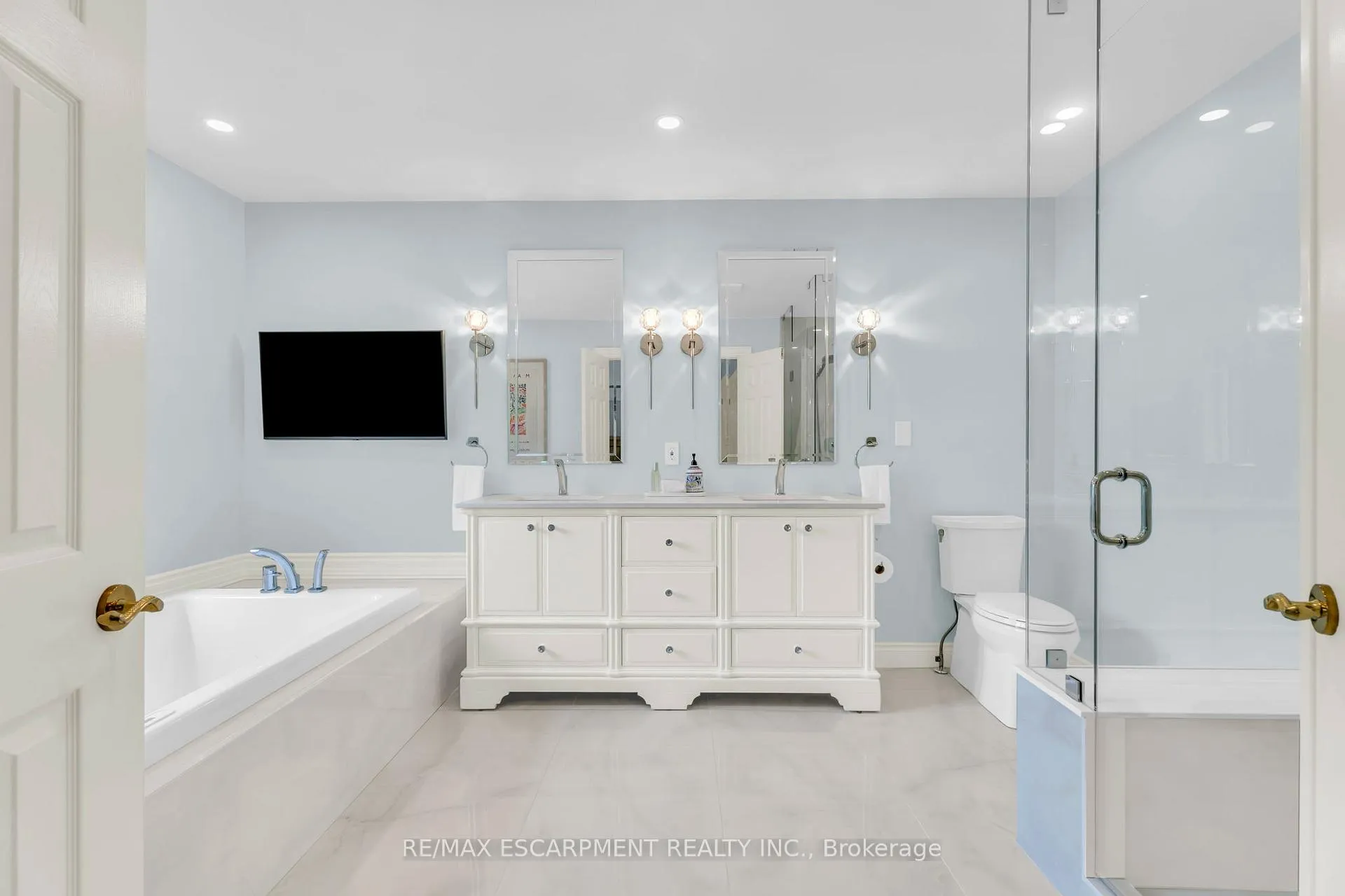 Photo 25 of 484 Bush Drive, Hamilton, Ancaster — HOMEH