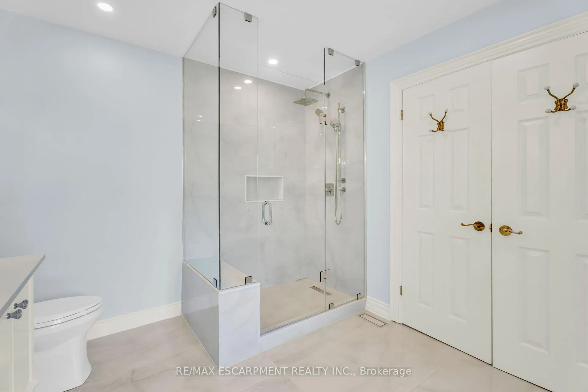 Photo 27 of 484 Bush Drive, Hamilton, Ancaster — HOMEH