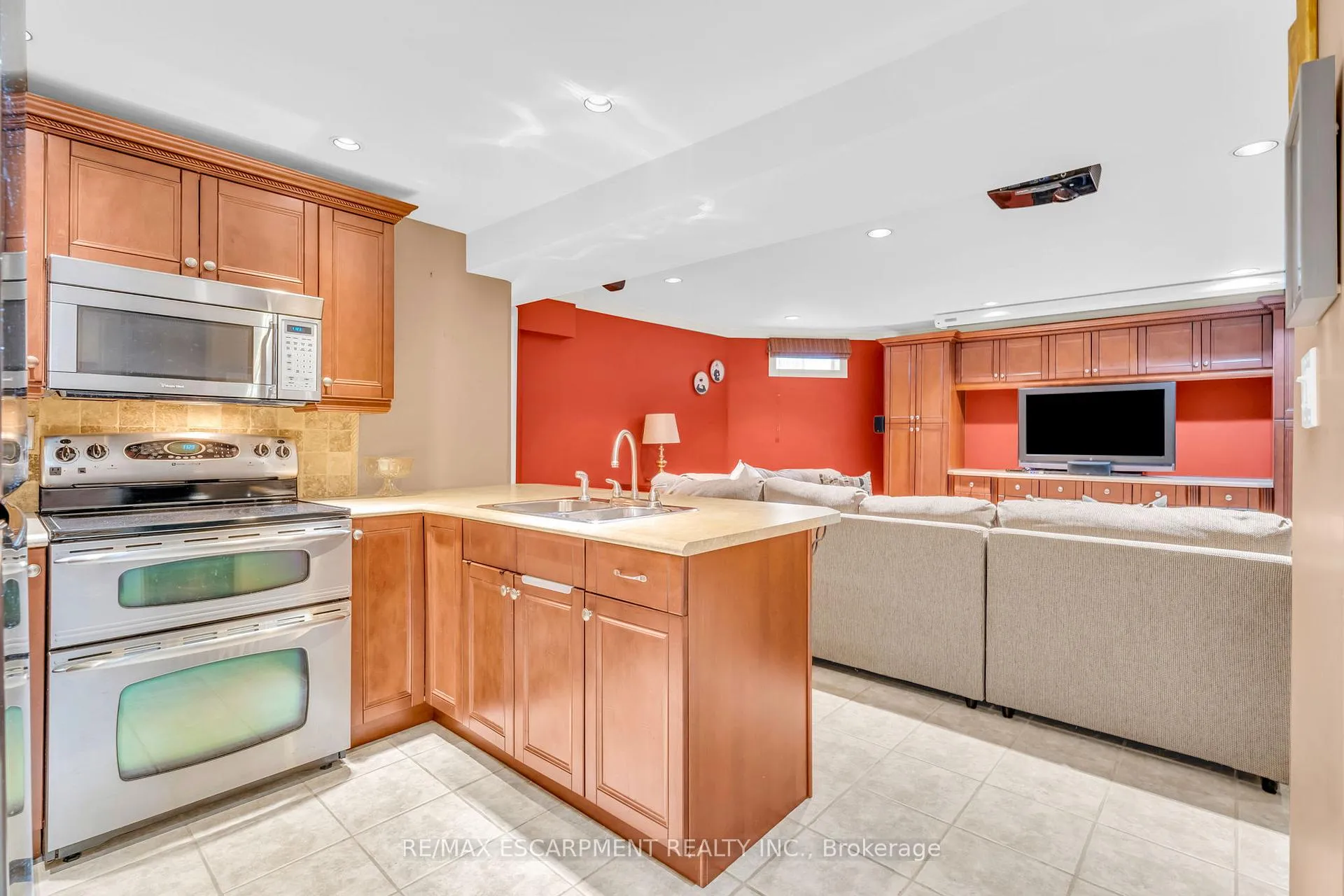 Photo 34 of 484 Bush Drive, Hamilton, Ancaster — HOMEH