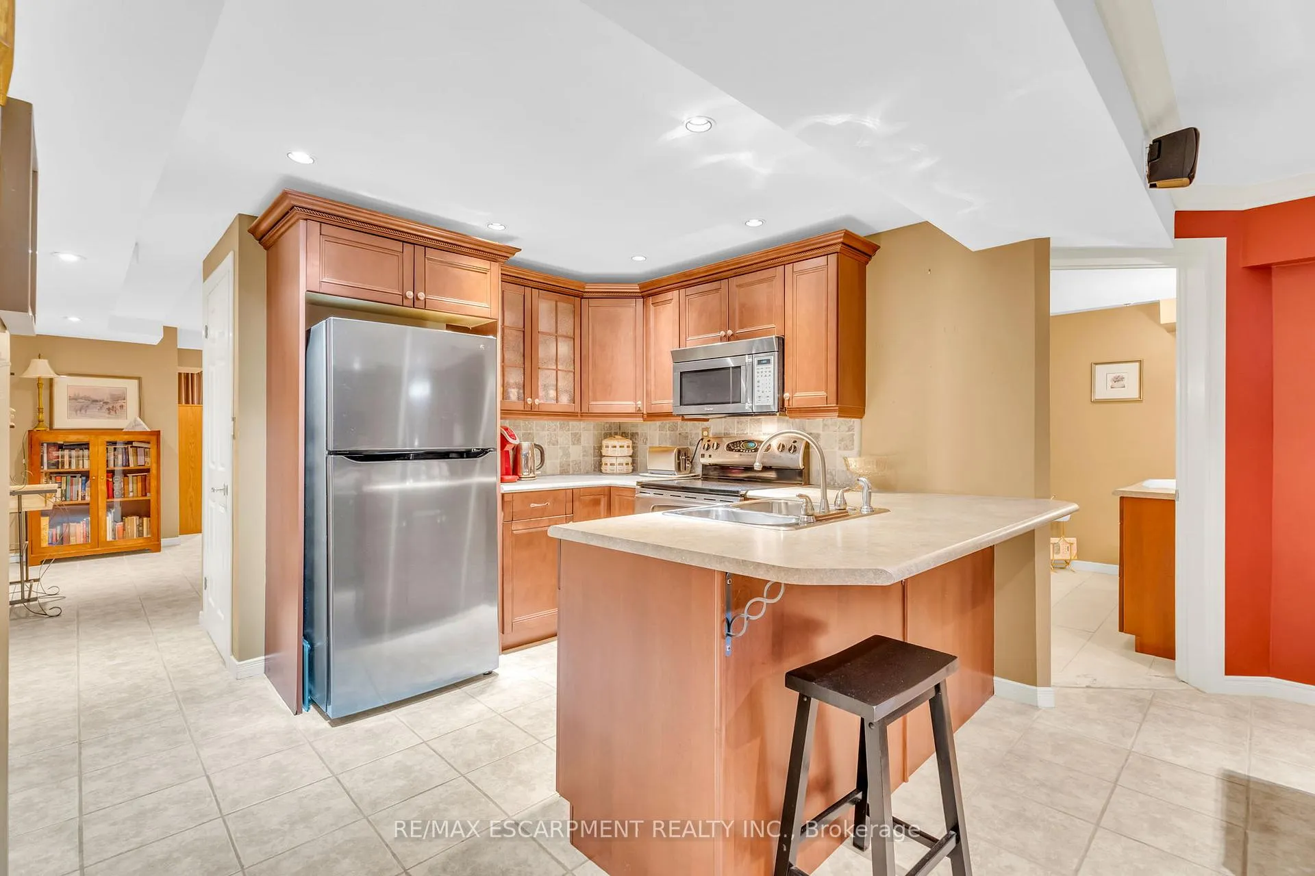 Photo 35 of 484 Bush Drive, Hamilton, Ancaster — HOMEH