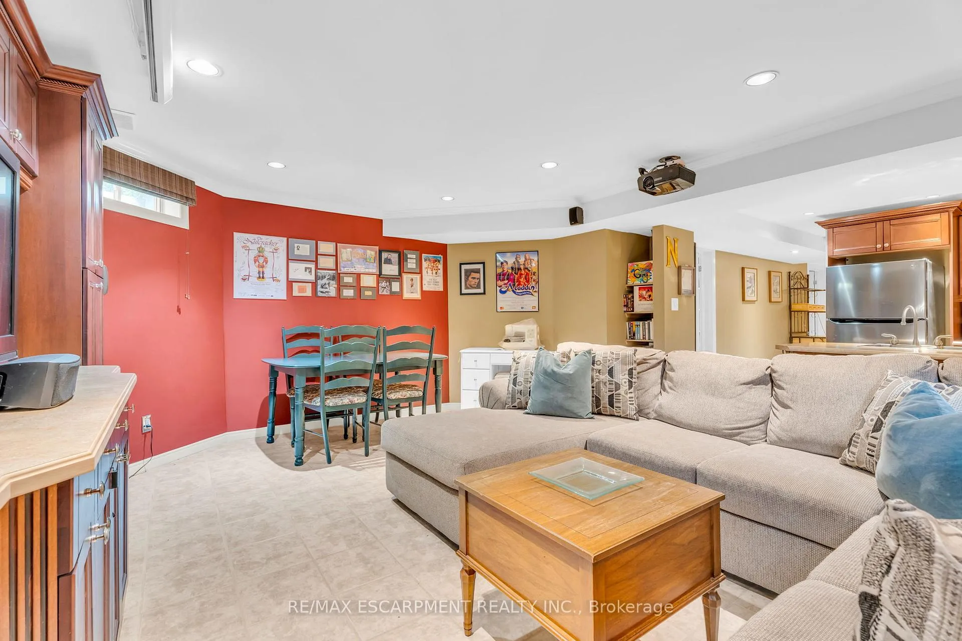 Photo 37 of 484 Bush Drive, Hamilton, Ancaster — HOMEH