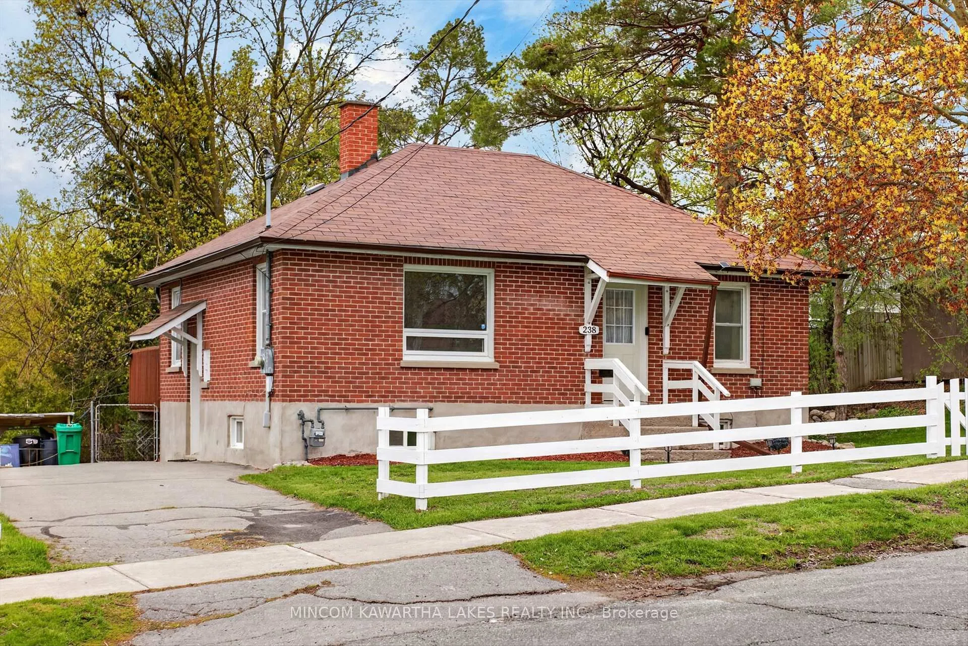 Photo 5 of 238 Mcfarlane Street, Peterborough, Ashburnham Ward 4 — HOMEH