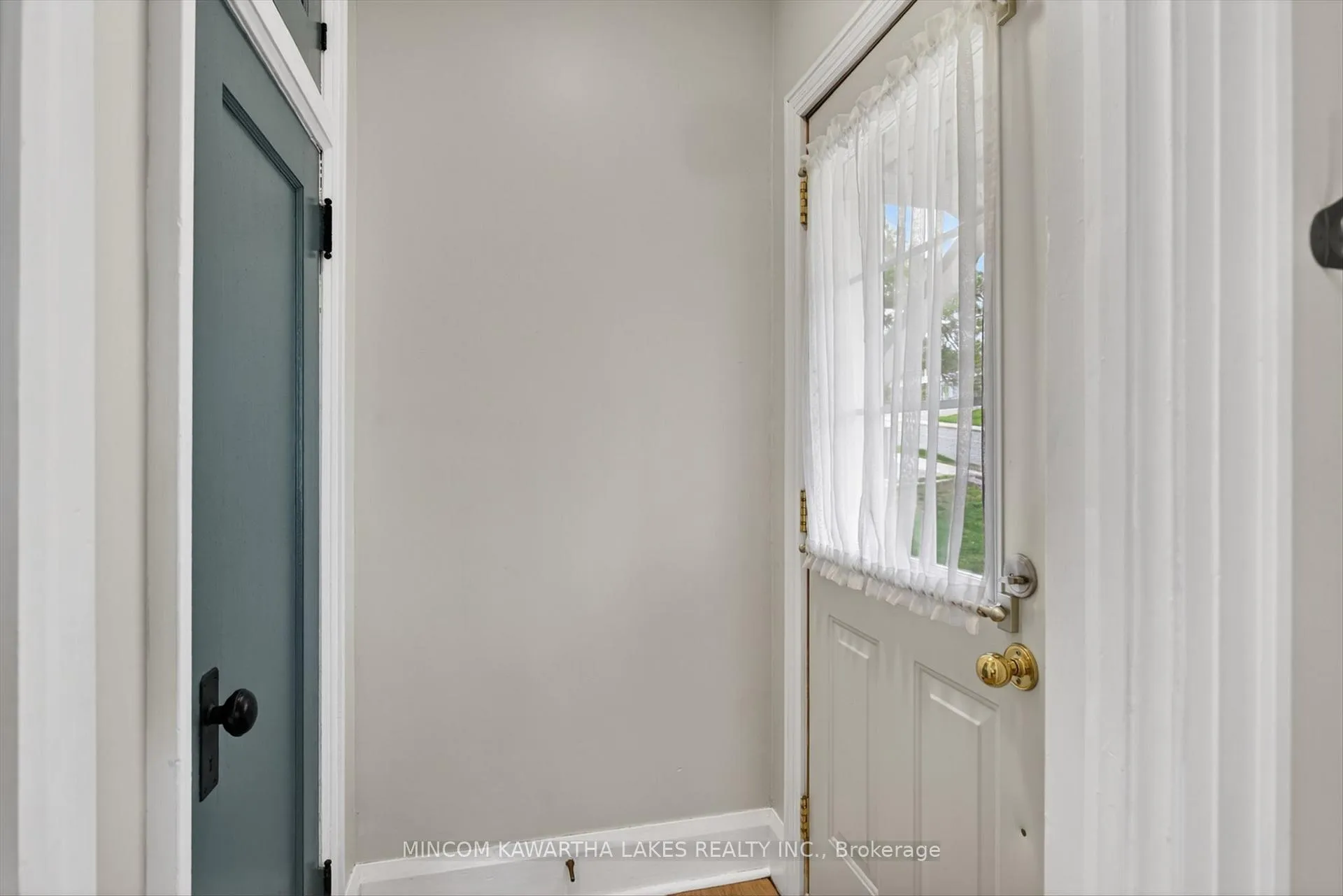 Photo 7 of 238 Mcfarlane Street, Peterborough, Ashburnham Ward 4 — HOMEH