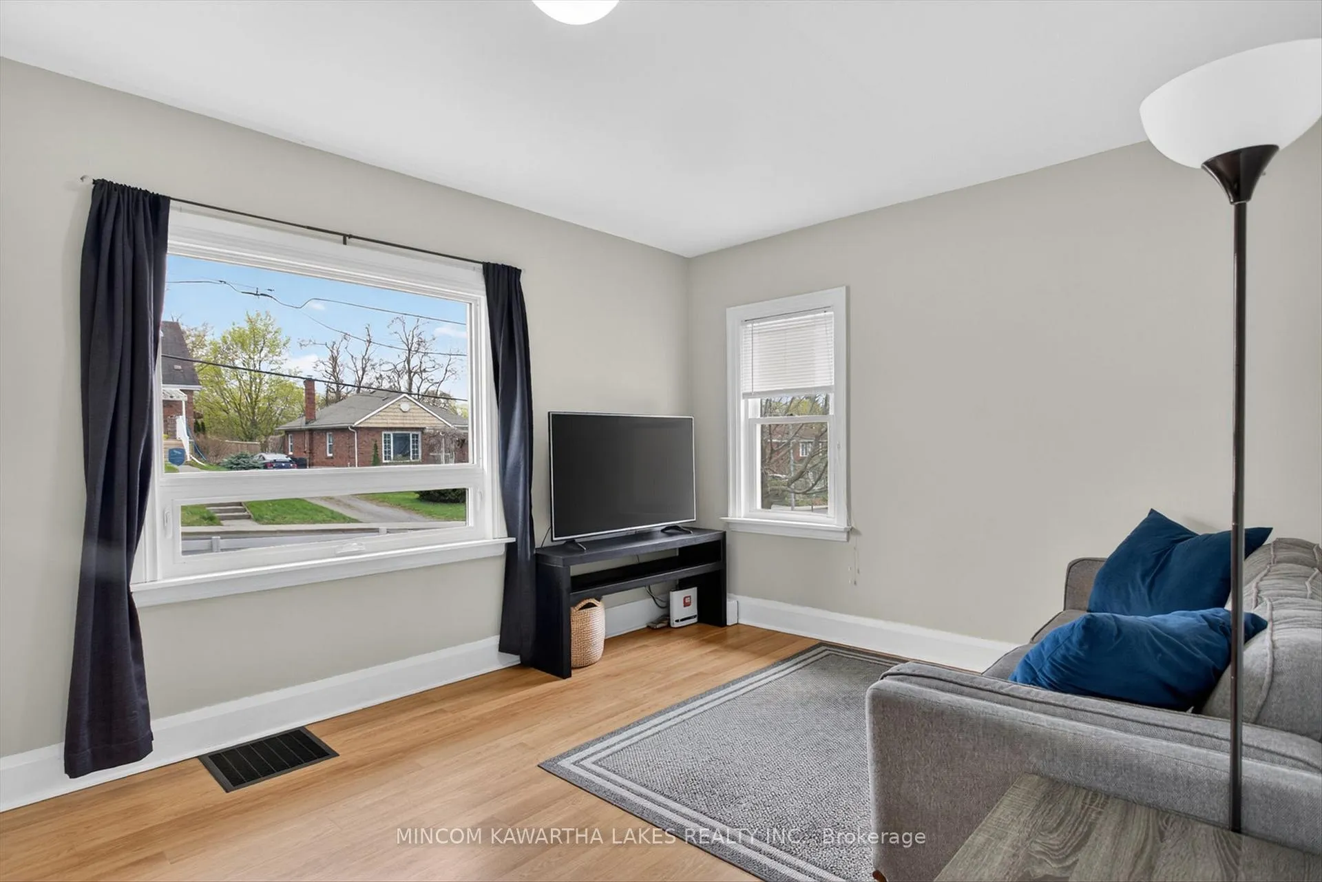 Photo 9 of 238 Mcfarlane Street, Peterborough, Ashburnham Ward 4 — HOMEH