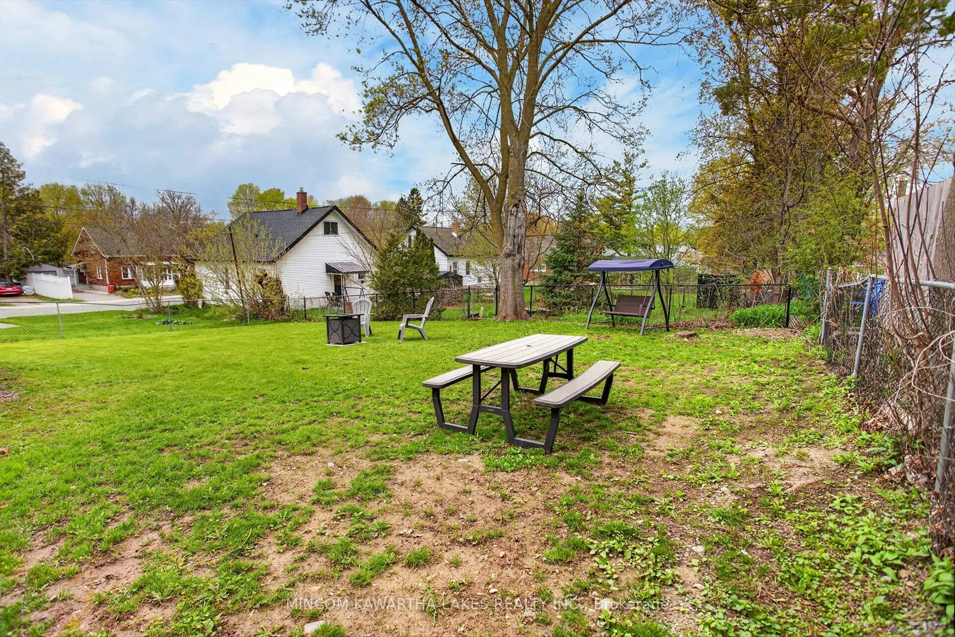Photo 27 of 238 Mcfarlane Street, Peterborough, Ashburnham Ward 4 — HOMEH
