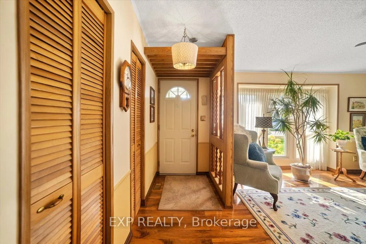 Photo 10 of 36 Juno Crescent, Georgina, Sutton & Jackson's Point — HOMEH