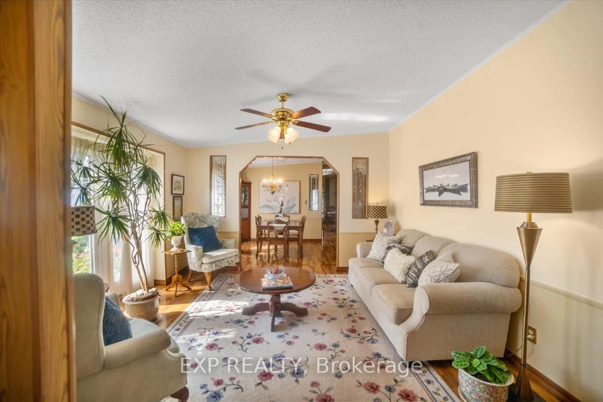 Photo 12 of 36 Juno Crescent, Georgina, Sutton & Jackson's Point — HOMEH