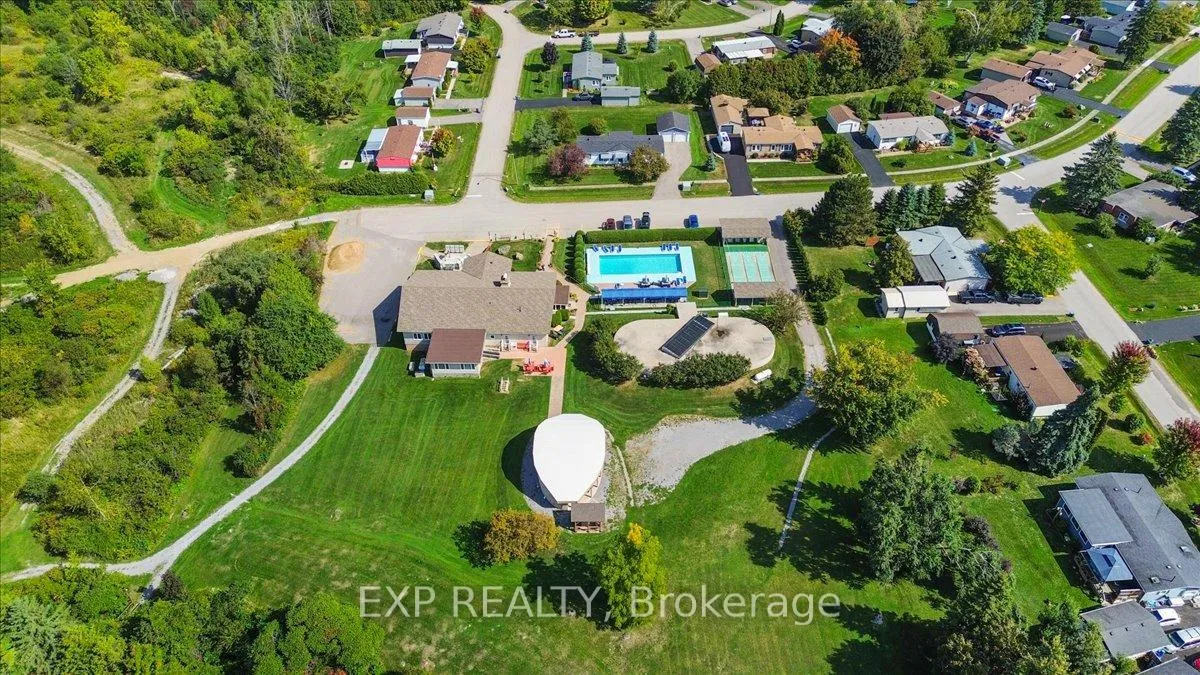 Photo 23 of 36 Juno Crescent, Georgina, Sutton & Jackson's Point — HOMEH