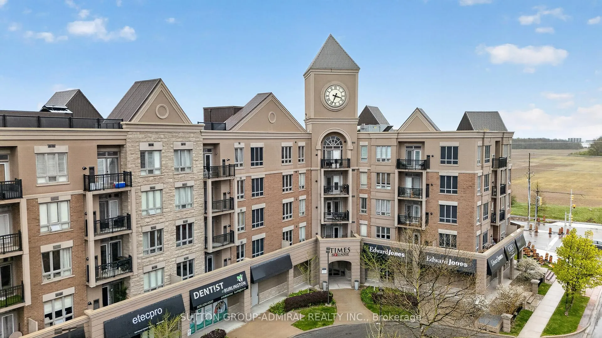 Photo 3 of Unit 304, 5327 Upper Middle Road, Burlington, Orchard — HOMEH