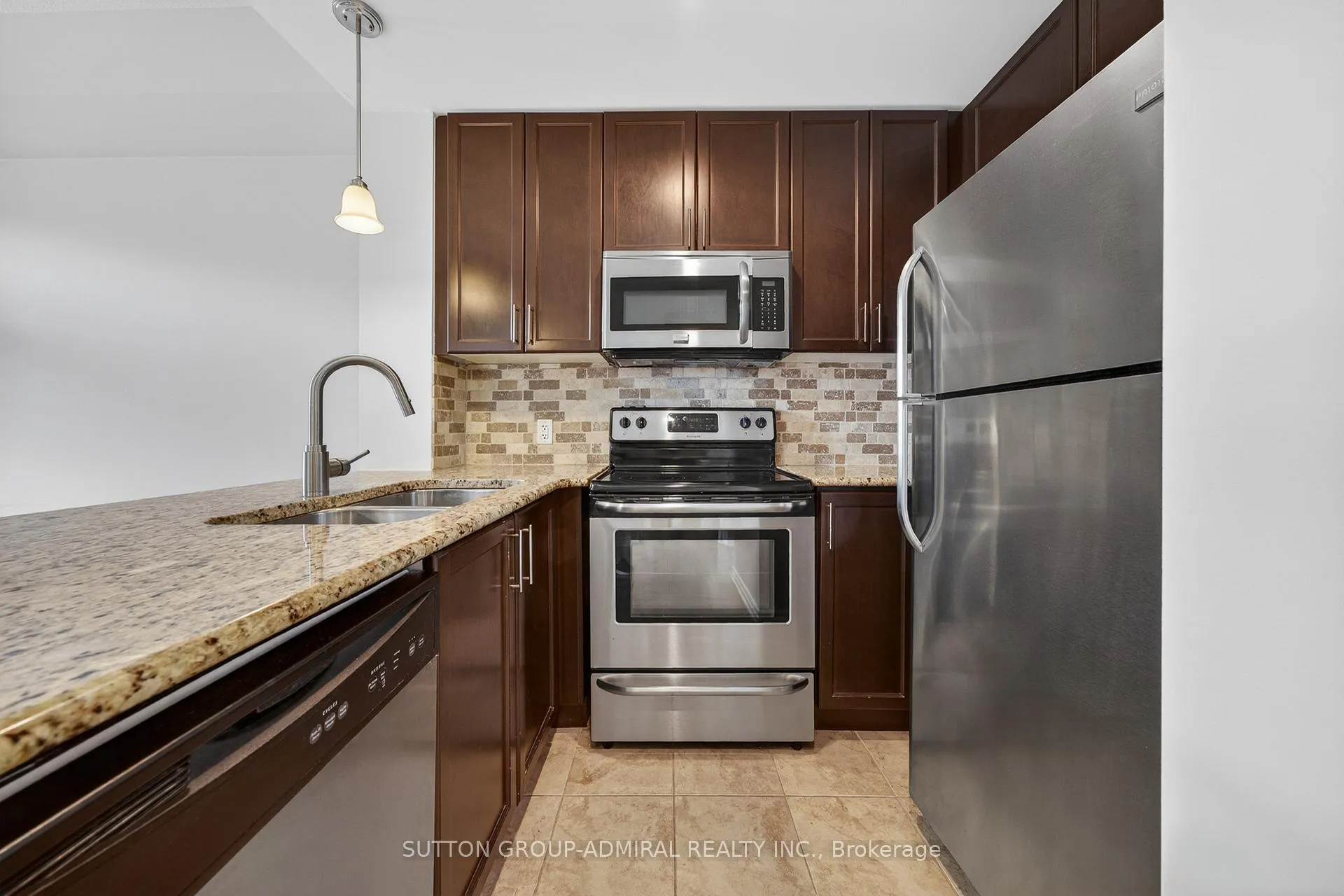 Photo 8 of Unit 304, 5327 Upper Middle Road, Burlington, Orchard — HOMEH