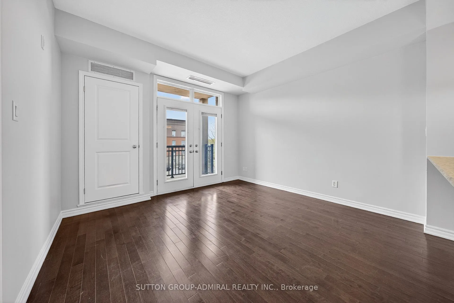 Photo 10 of Unit 304, 5327 Upper Middle Road, Burlington, Orchard — HOMEH
