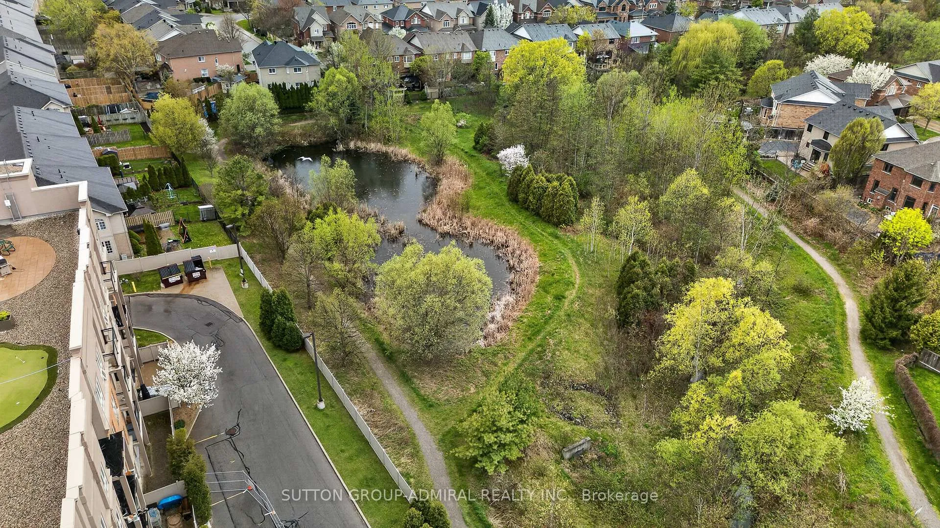 Photo 27 of Unit 304, 5327 Upper Middle Road, Burlington, Orchard — HOMEH