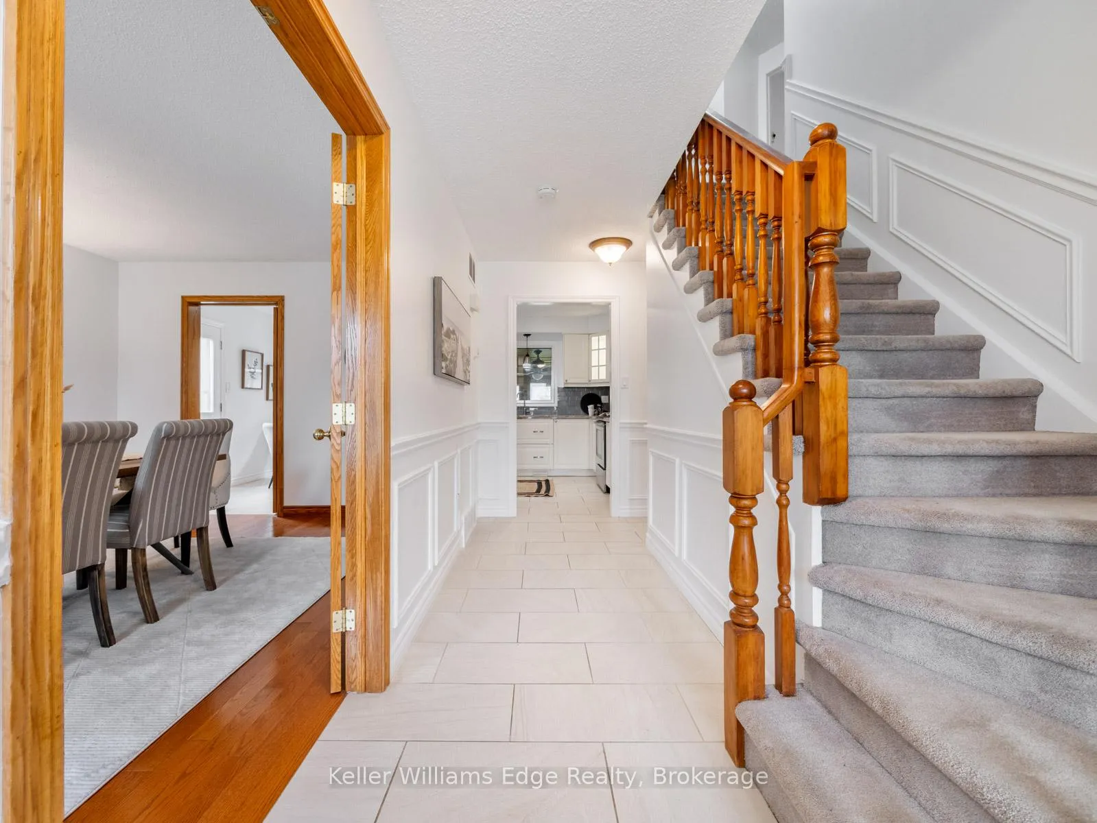 Photo 4 of 23 Ridgewood Boulevard, Hamilton, Dundas — HOMEH