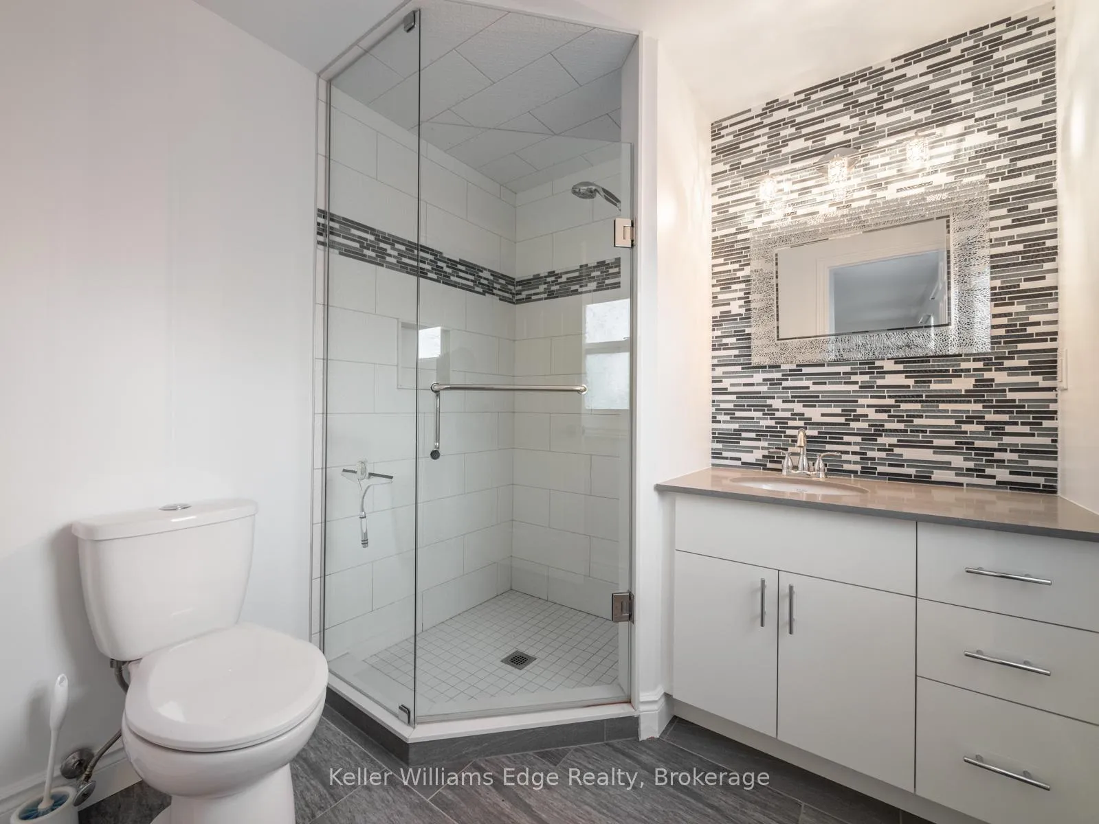 Photo 23 of 23 Ridgewood Boulevard, Hamilton, Dundas — HOMEH