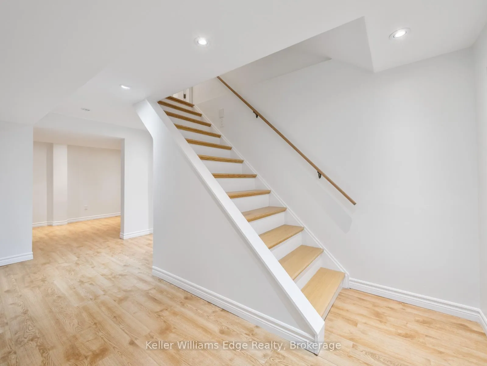 Photo 32 of 23 Ridgewood Boulevard, Hamilton, Dundas — HOMEH