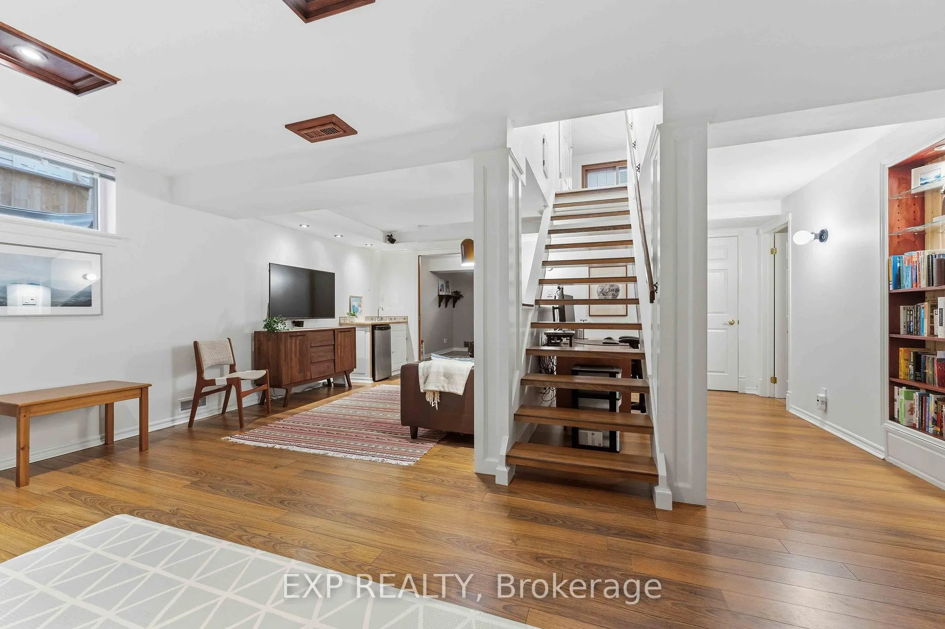 Photo 31 of 31 Four Seasons Drive, Ottawa, Borden Farm/Stewart Farm/Carleton Heights/Parkwood Hills — HOMEH