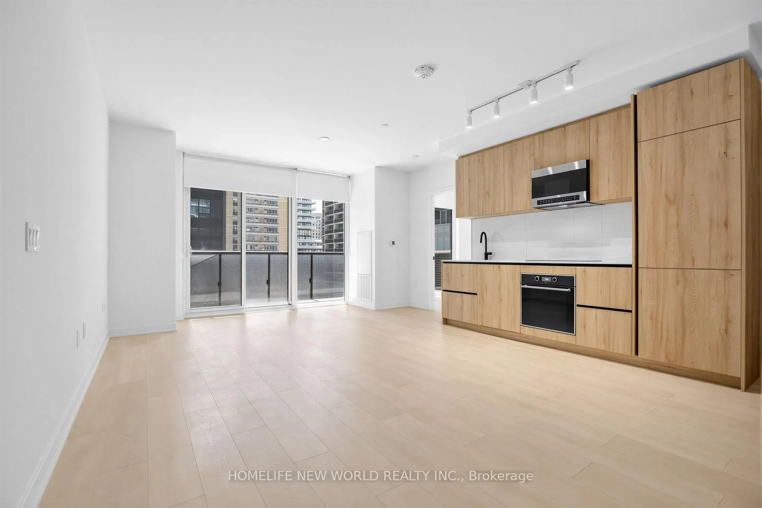 Photo 1 of Unit 602, 117 Broadway Avenue, Toronto, Mount Pleasant West — HOMEH
