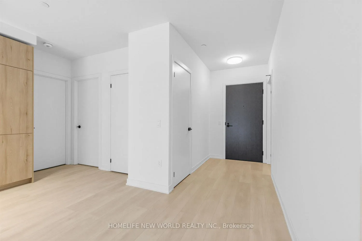 Photo 2 of Unit 602, 117 Broadway Avenue, Toronto, Mount Pleasant West — HOMEH