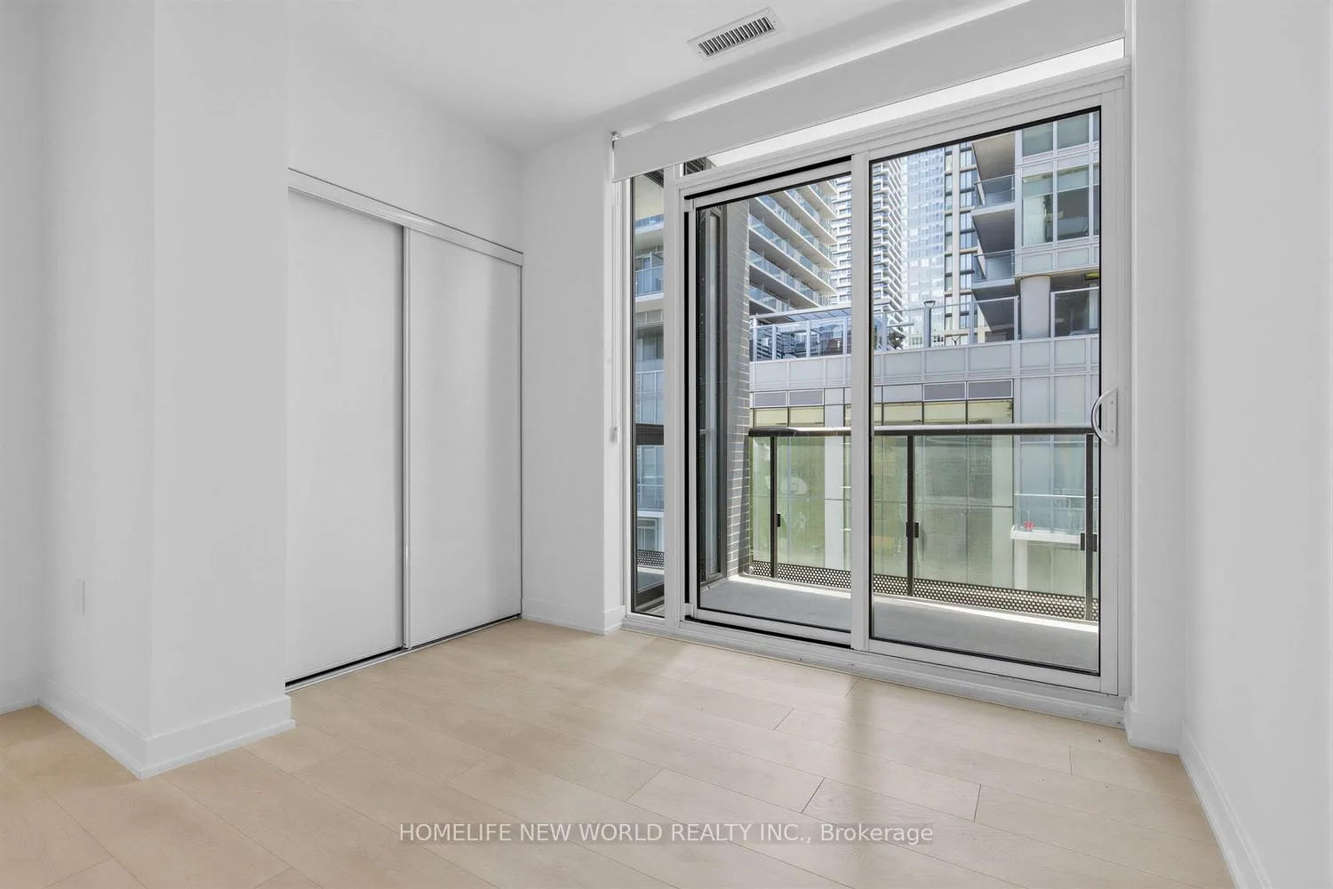 Photo 7 of Unit 602, 117 Broadway Avenue, Toronto, Mount Pleasant West — HOMEH