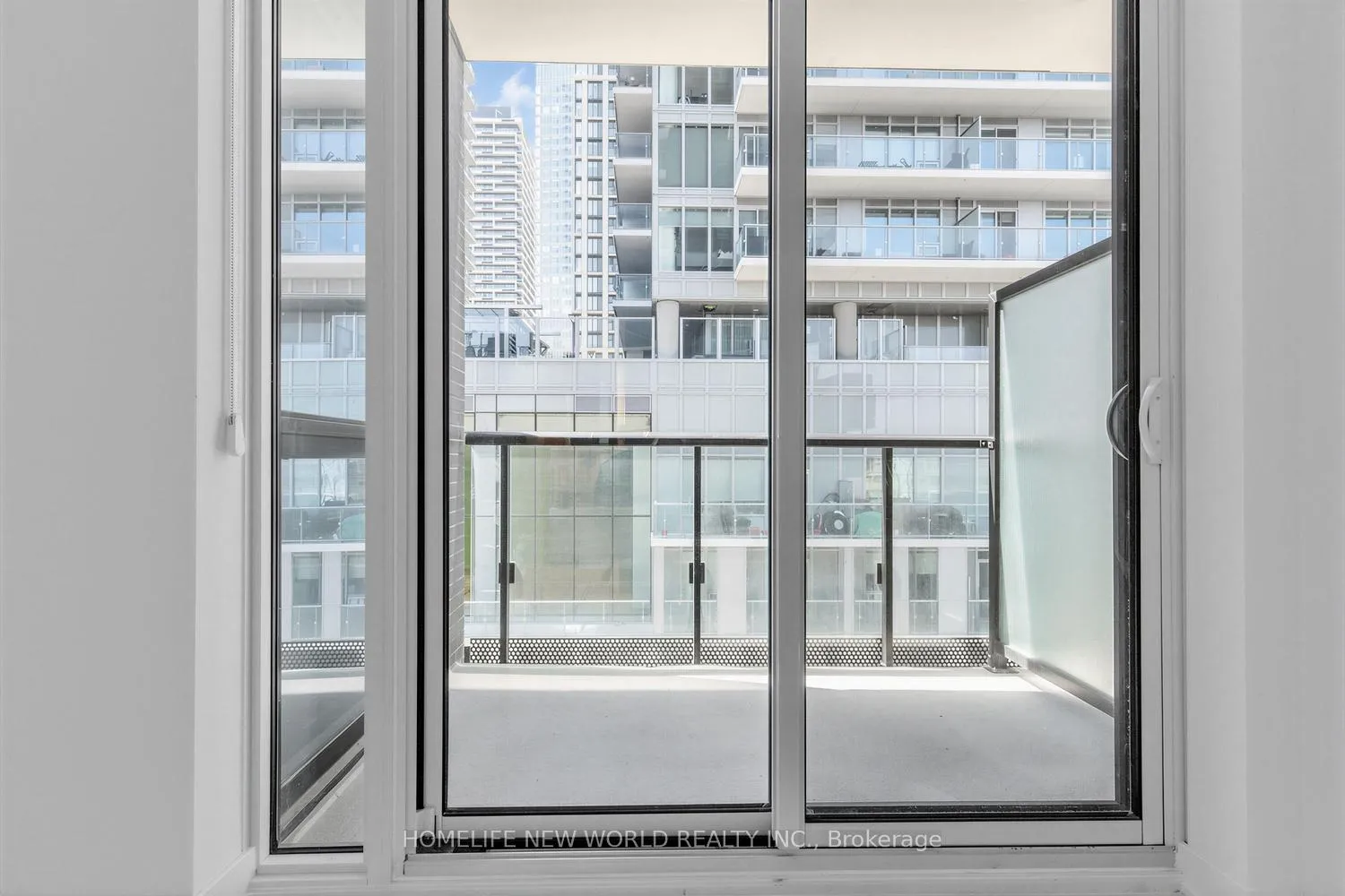 Photo 8 of Unit 602, 117 Broadway Avenue, Toronto, Mount Pleasant West — HOMEH