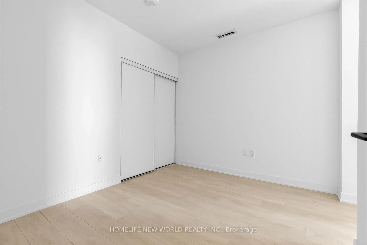 Photo 12 of Unit 602, 117 Broadway Avenue, Toronto, Mount Pleasant West — HOMEH