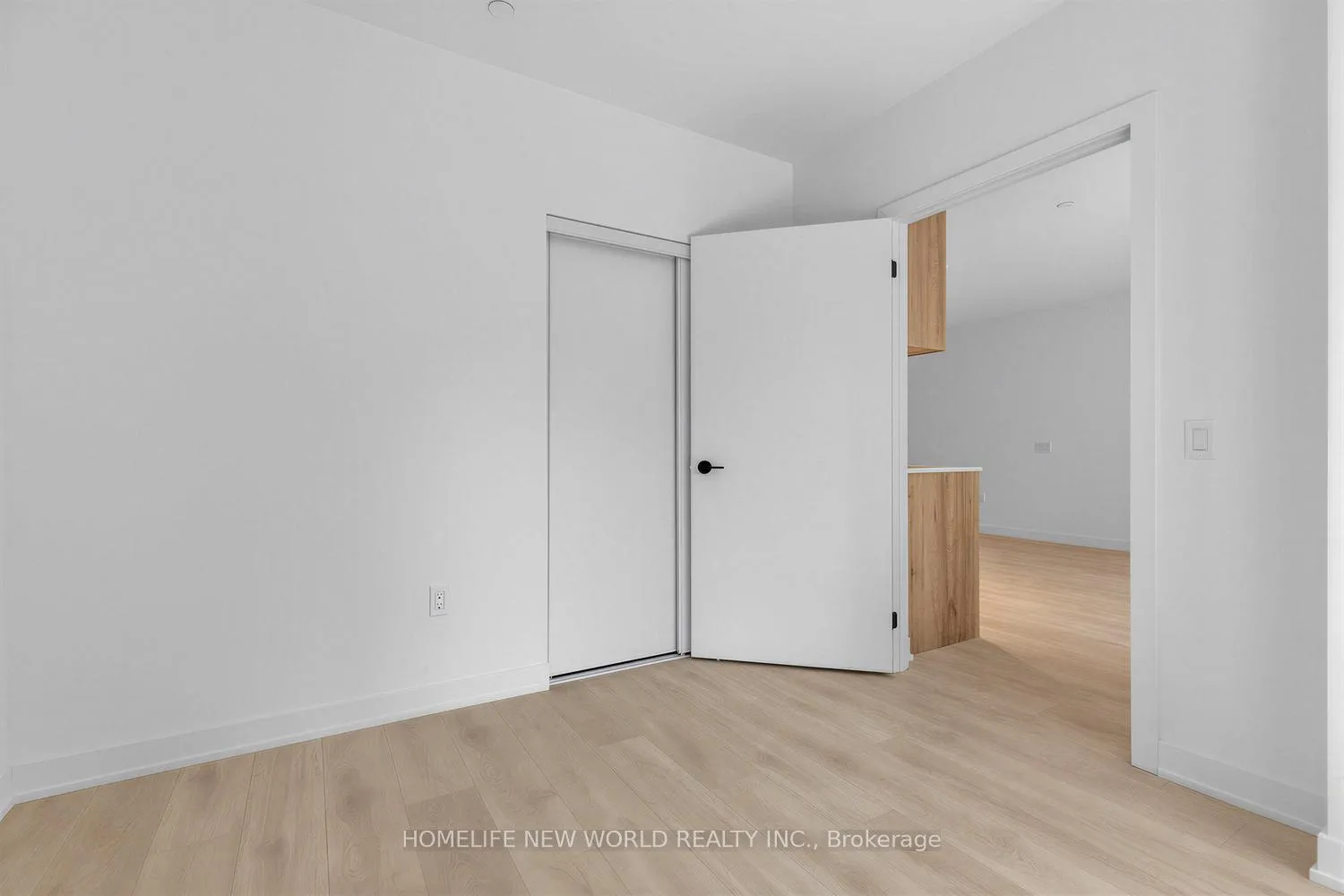 Photo 15 of Unit 602, 117 Broadway Avenue, Toronto, Mount Pleasant West — HOMEH