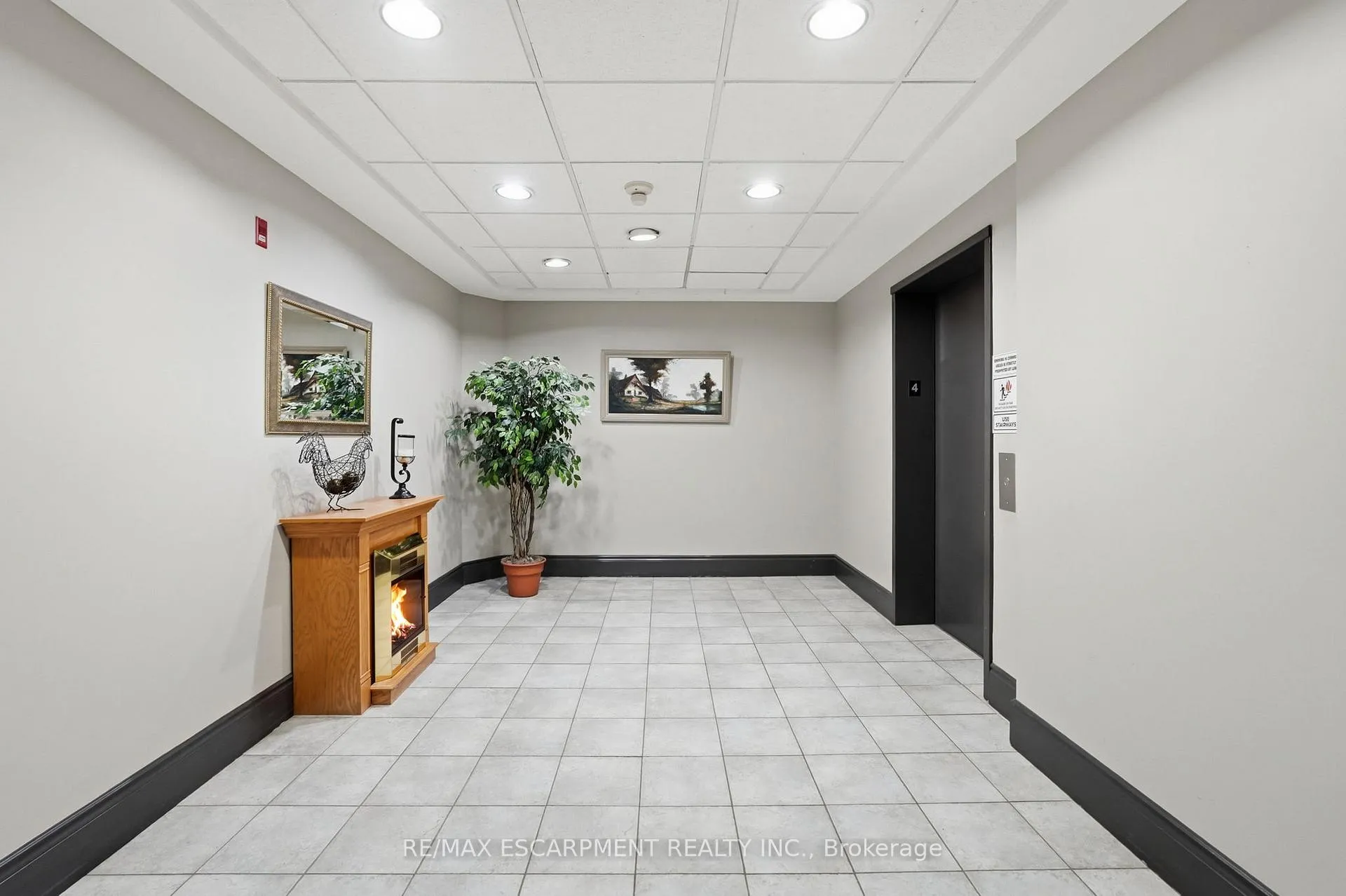 Photo 5 of Unit 407, 4006 Kilmer Drive, Burlington, Tansley — HOMEH